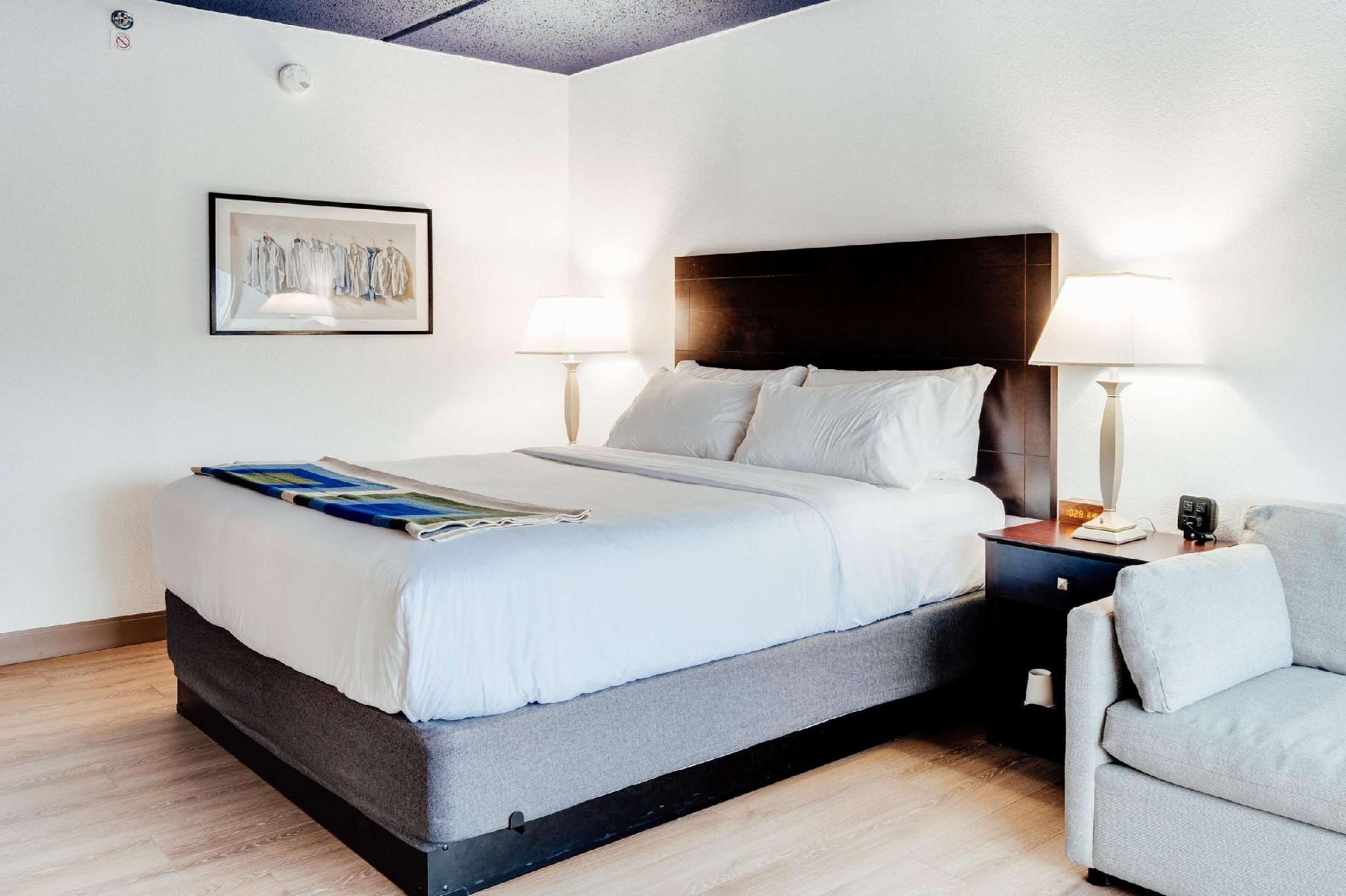 Hotel Downstreet, an Ascend Collection Hotel 1 Queen Bed, Nonsmoking