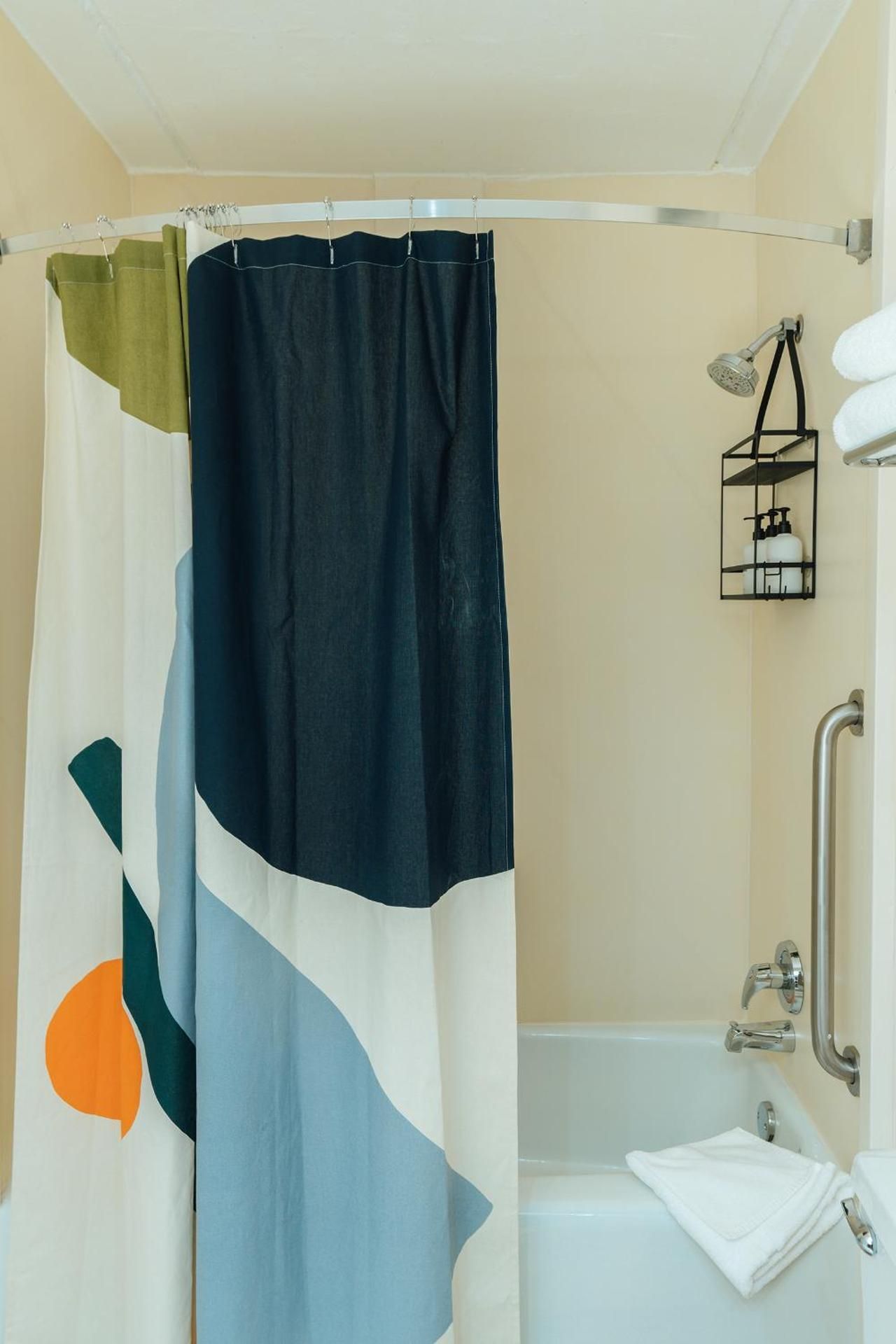 King Room with Tub - Disability Access/Non Smoking