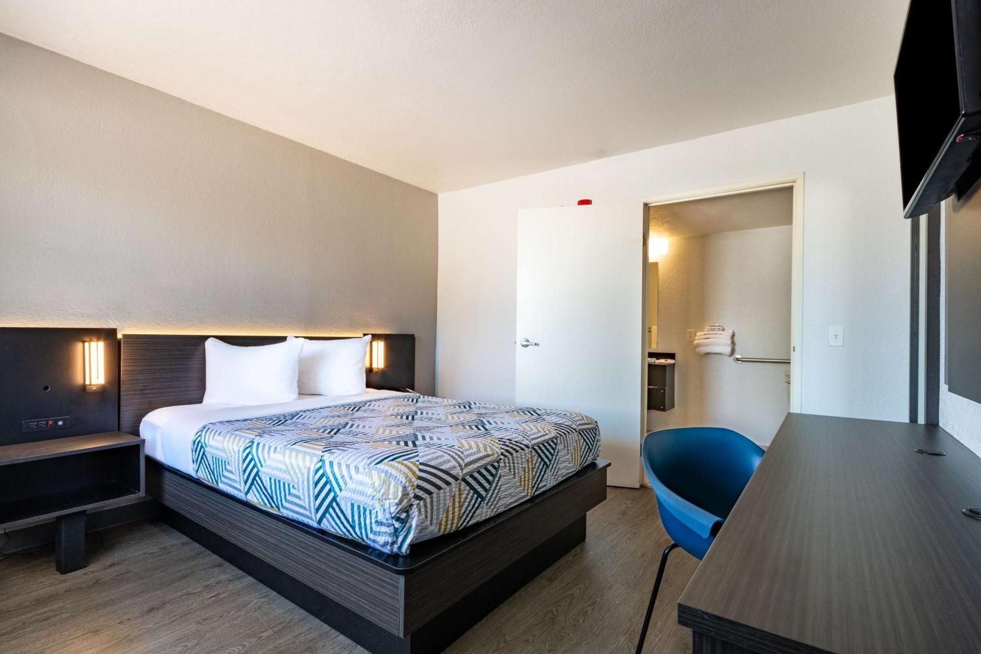 Motel 6 Rolling Meadows, IL - Chicago Northwest Double Room - Disability Access 2