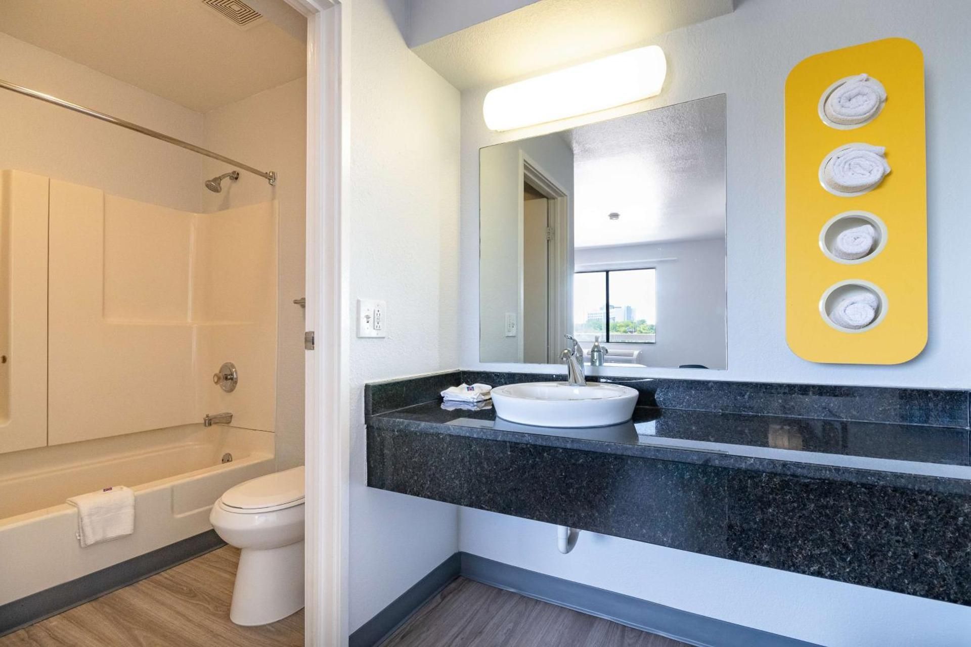 Motel 6 Rolling Meadows, IL - Chicago Northwest Double Room - Disability Access 3