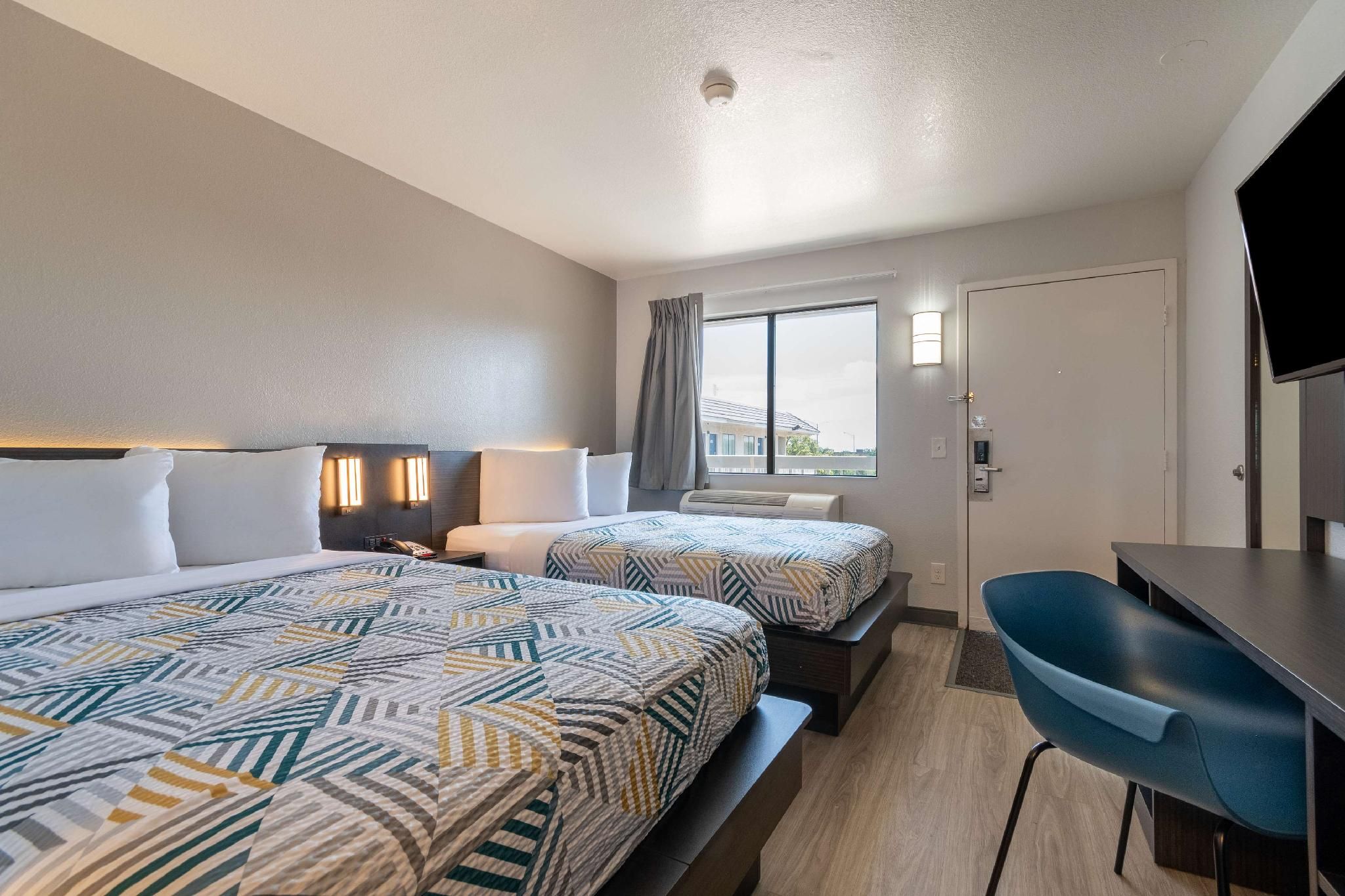 2 Full Beds | Non-Smoking