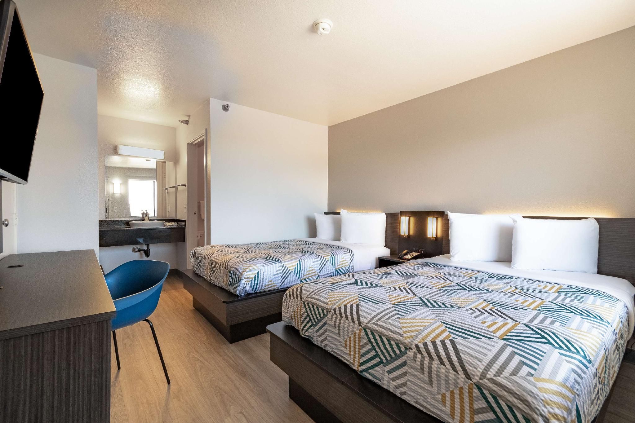 2 Full Beds | Non-Smoking