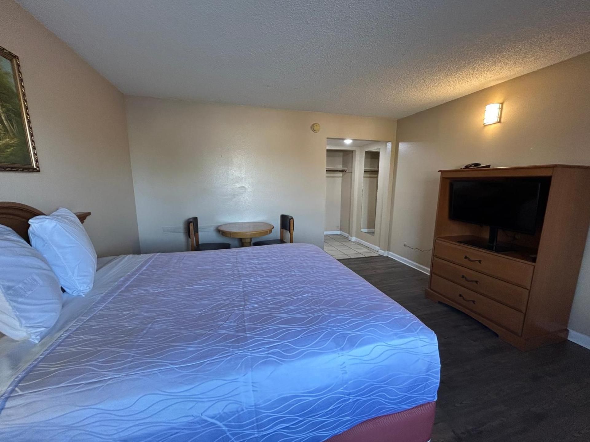 King Room - Non-Smoking