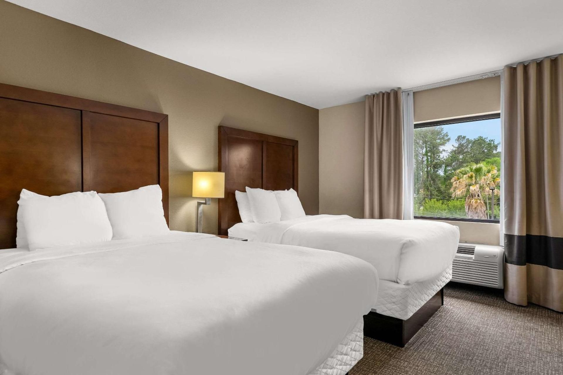 2 Double Beds, Suite, Nonsmoking, Upgrade