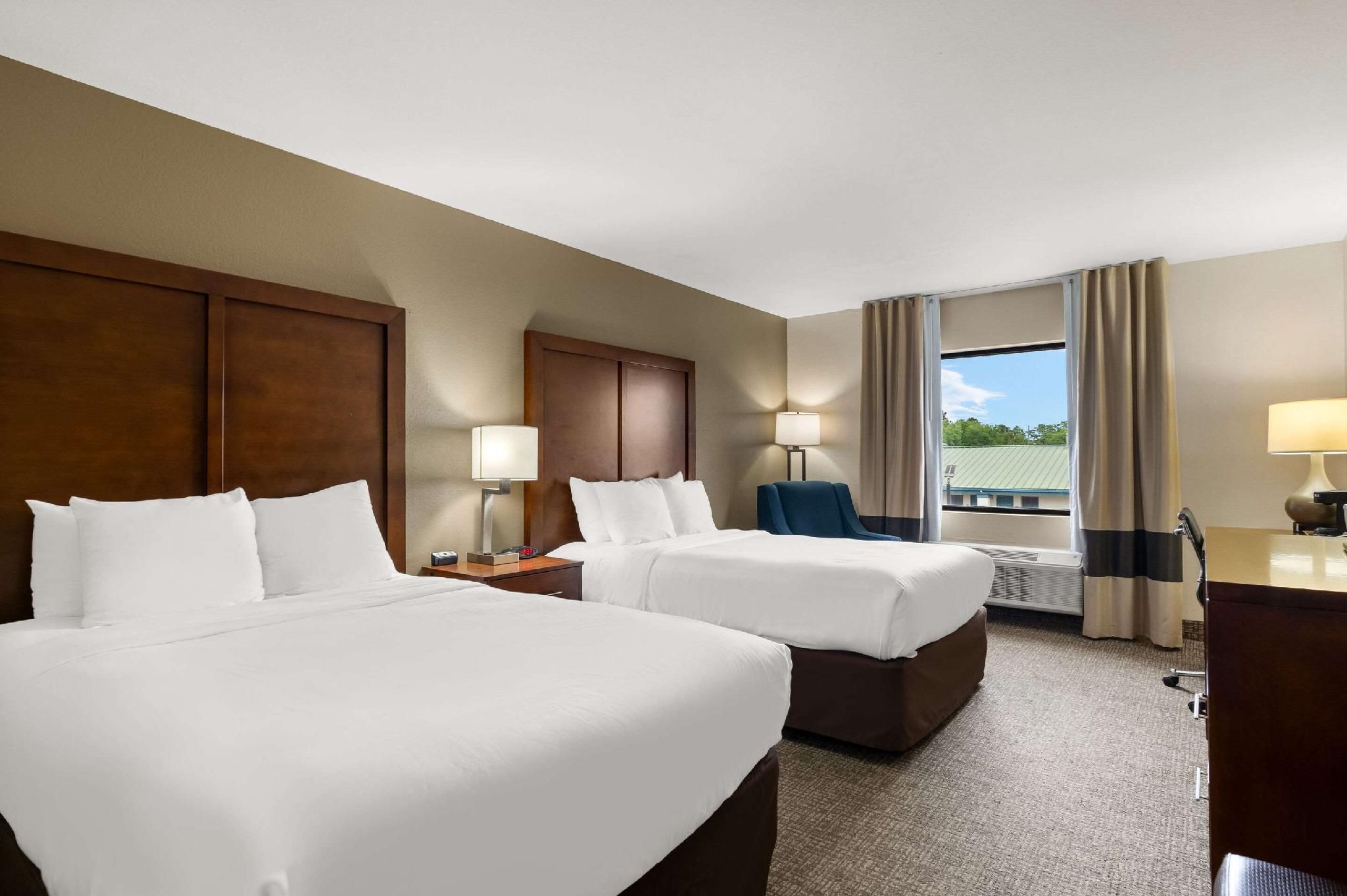 2 Queen beds, No Smoking