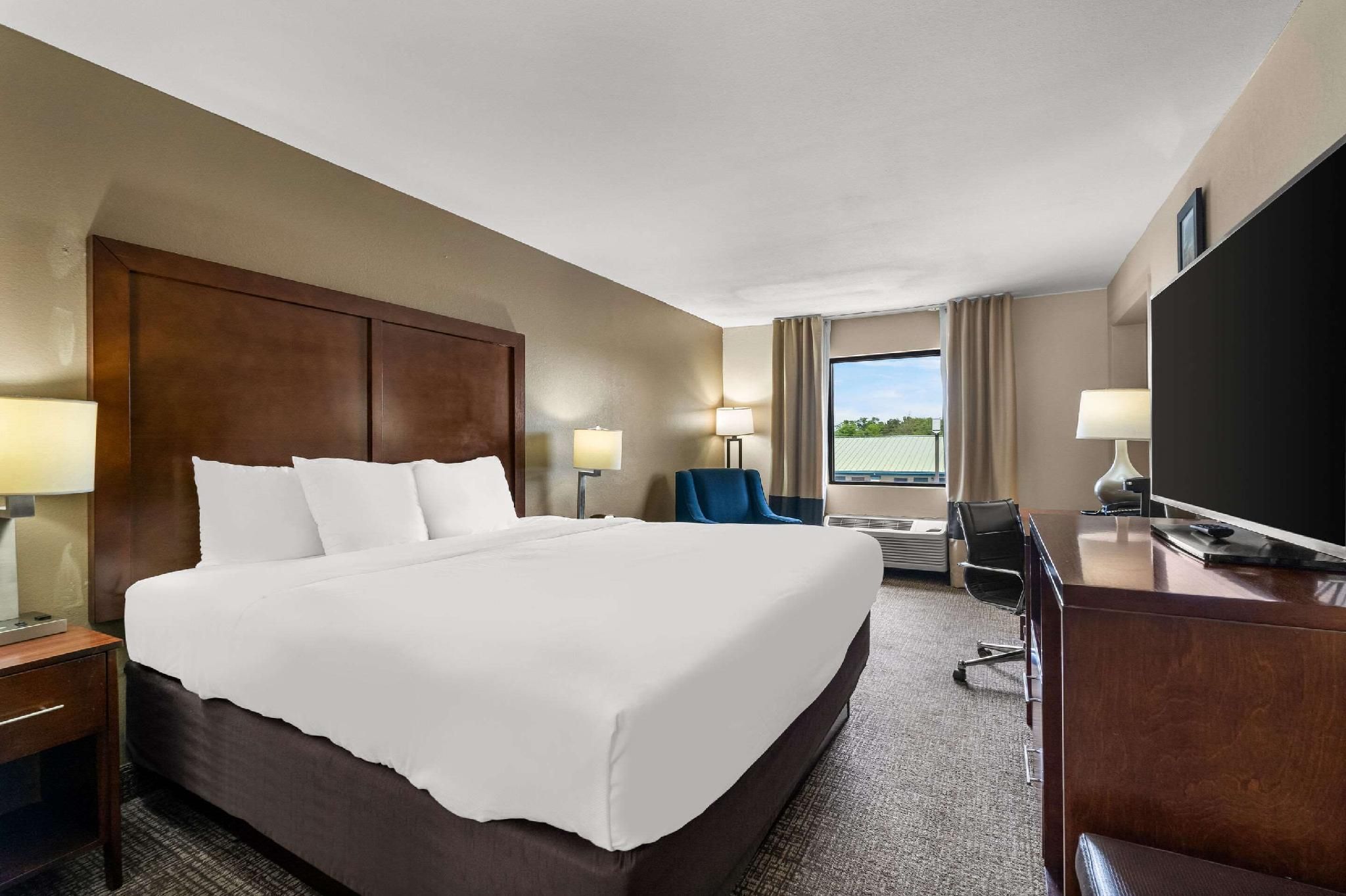 1 King Bed, No smoking, Accessible