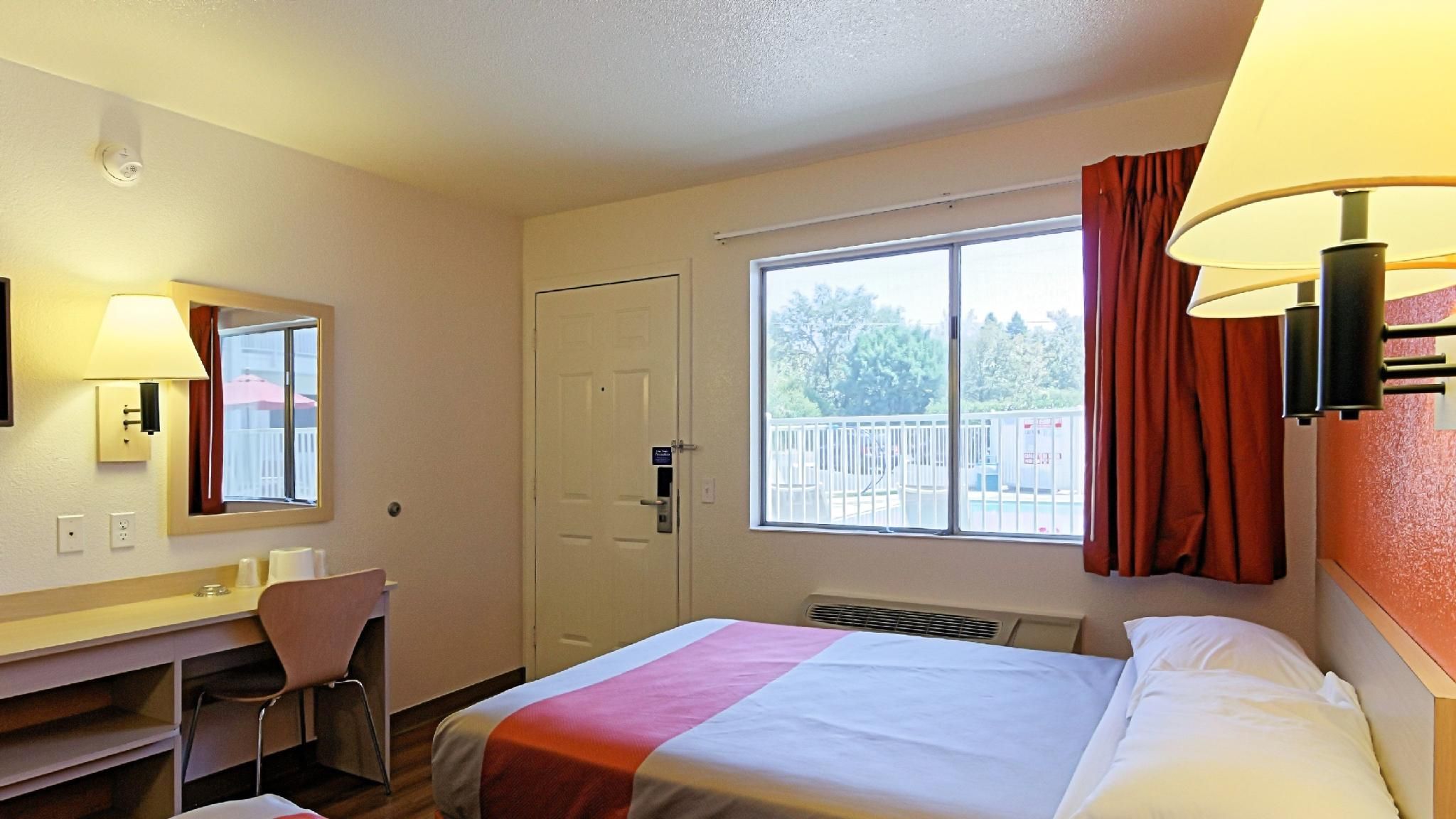 Motel 6 Chico, CA 1 KB | Micfridge