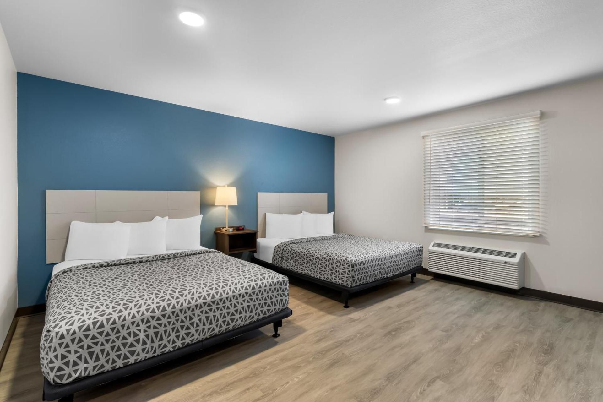 Queen Suite with Two Queen Beds and Tub - Disability Access/Non Smoking