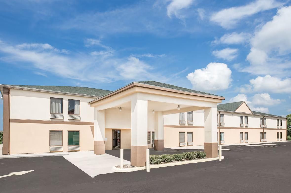 Super 8 by Wyndham Galesburg