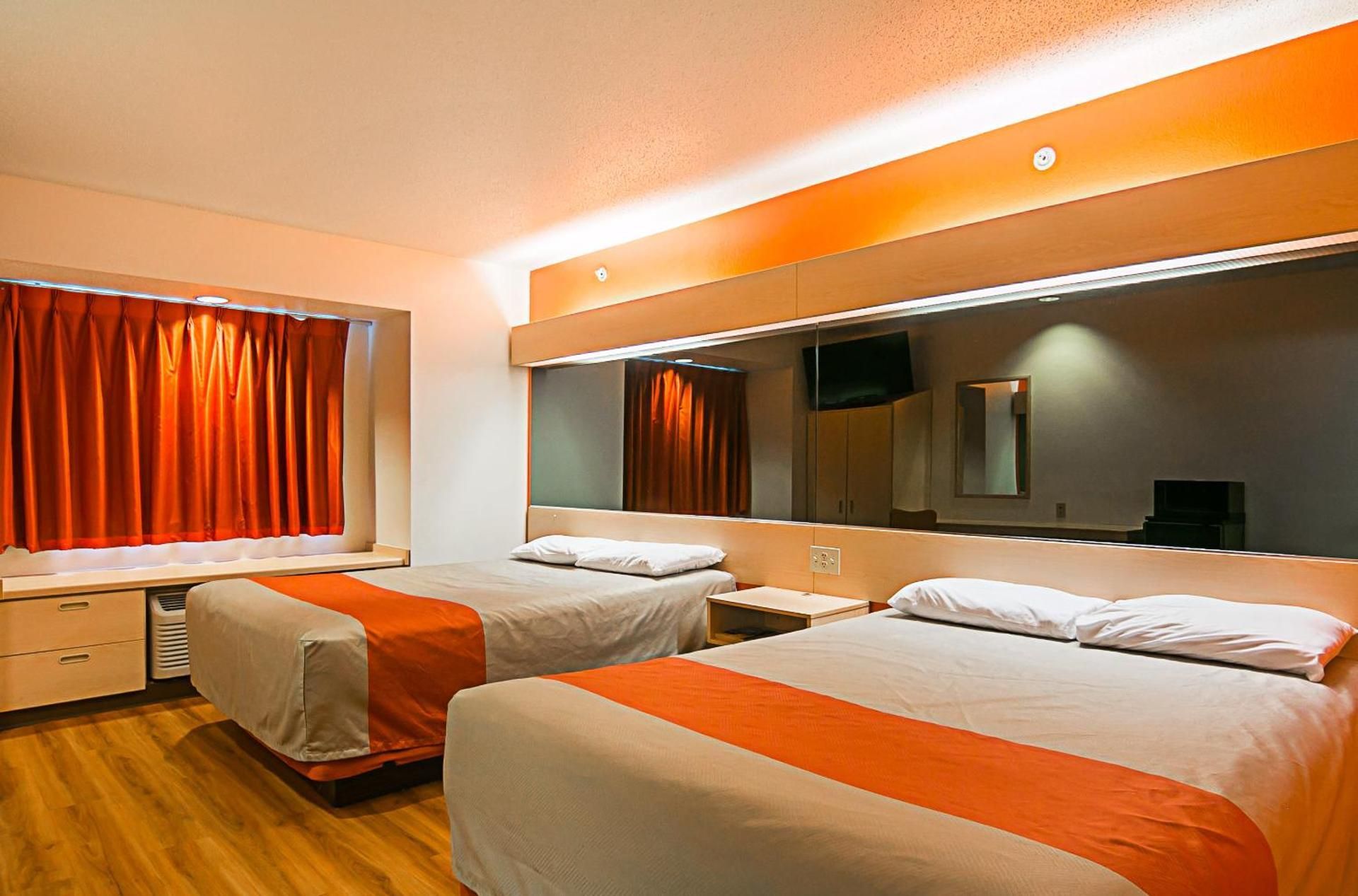 2 Queen Beds | Non-Smoking