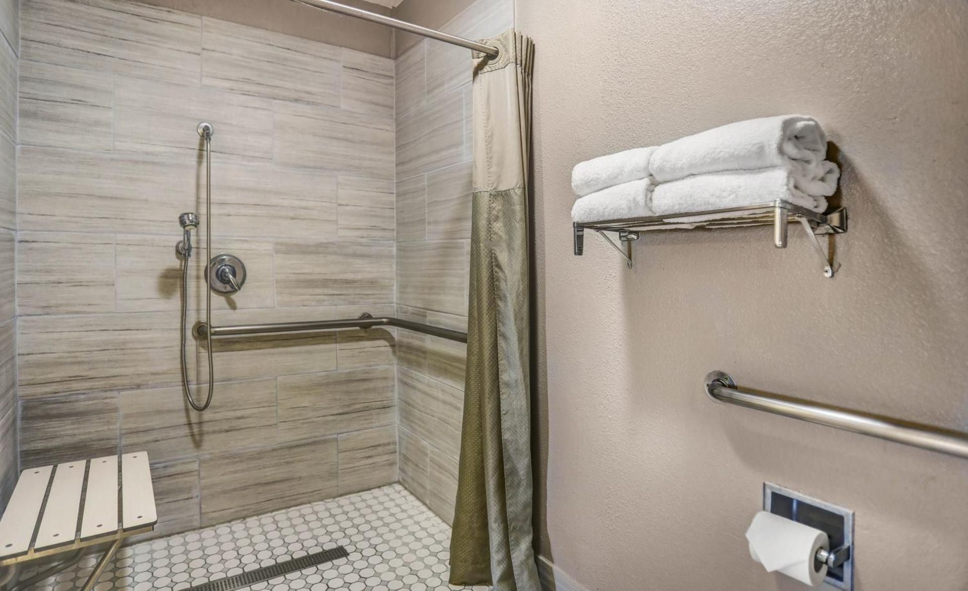 Queen Room with Two Queen Beds - Disability Access - Roll In Shower