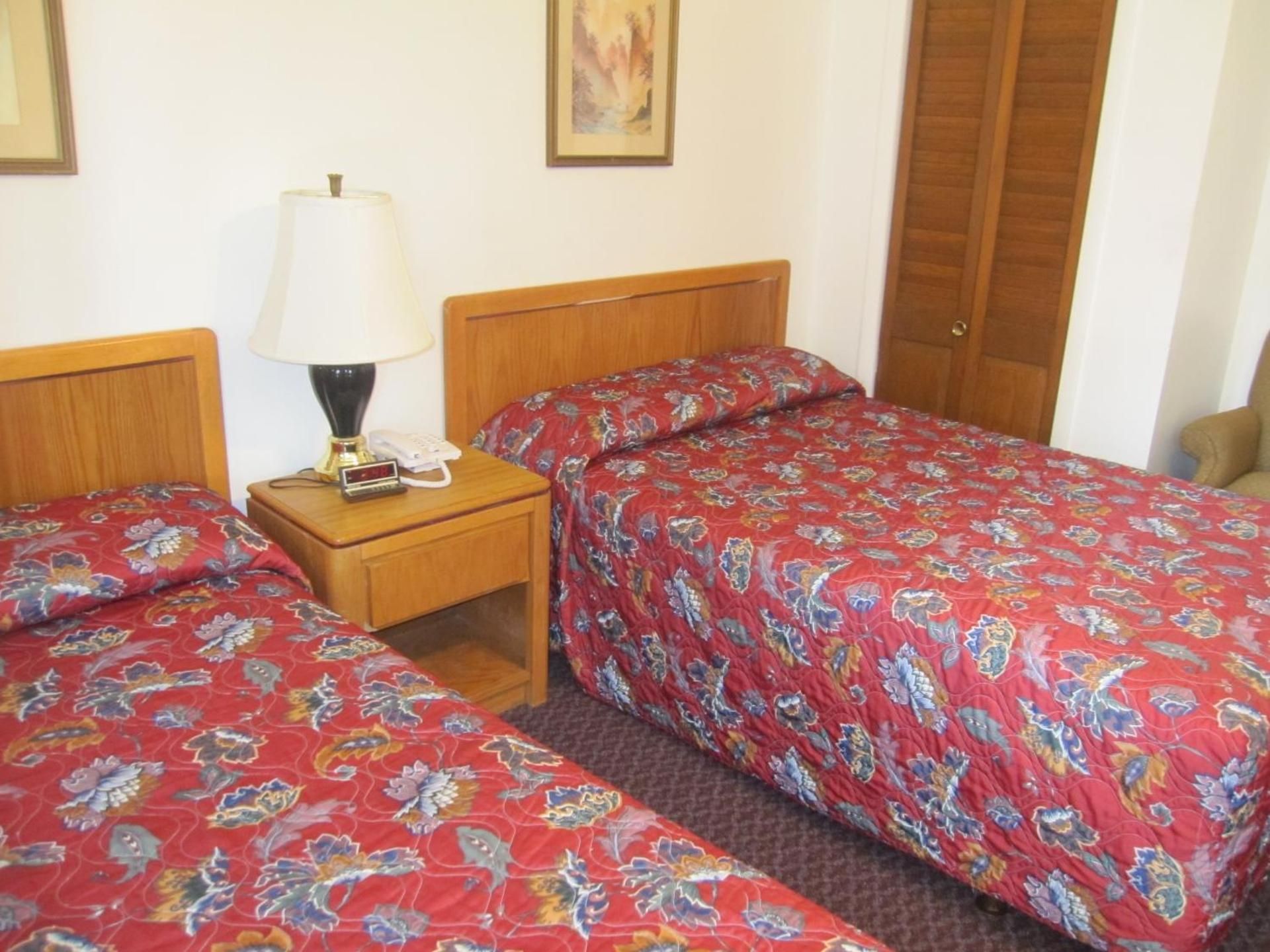 Double Room with Two Double Beds - Smoking