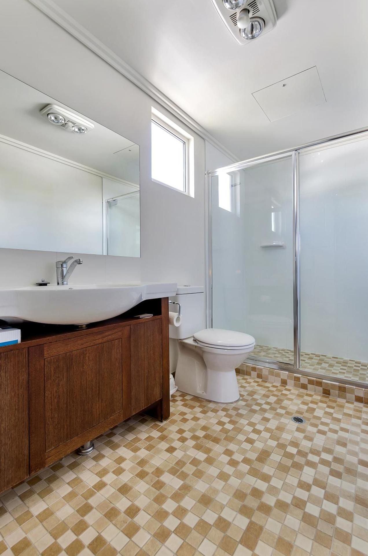 Coachman's Inn Warwick Interconnecting Suite 3