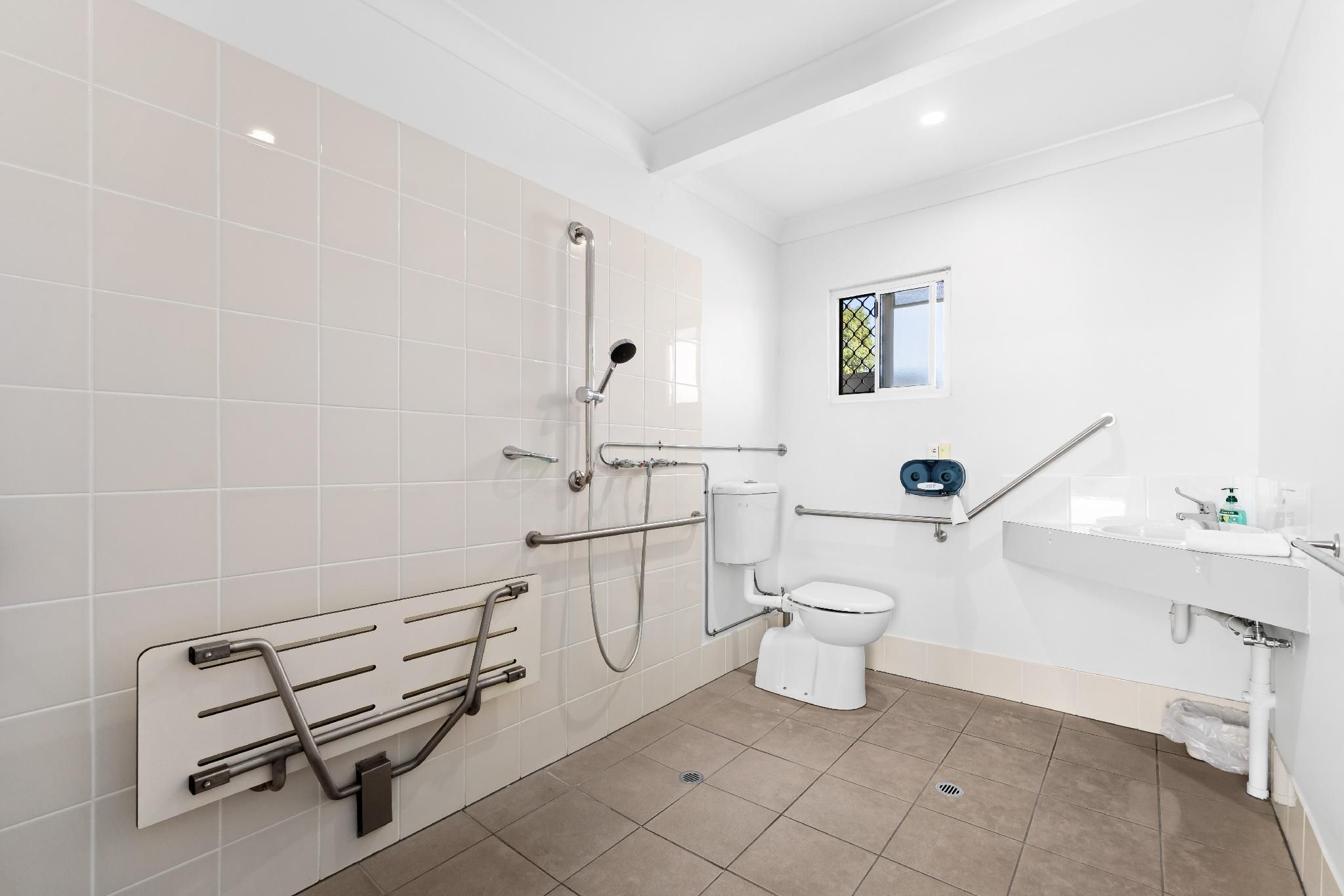 Standard Queen Accessible