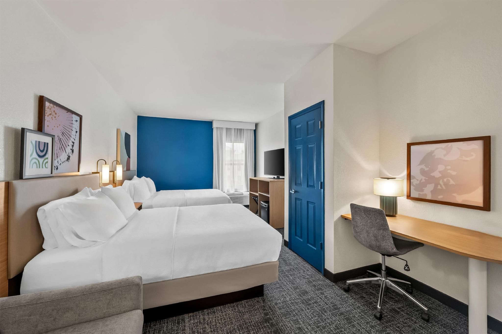 2 Queen Beds with Sofa