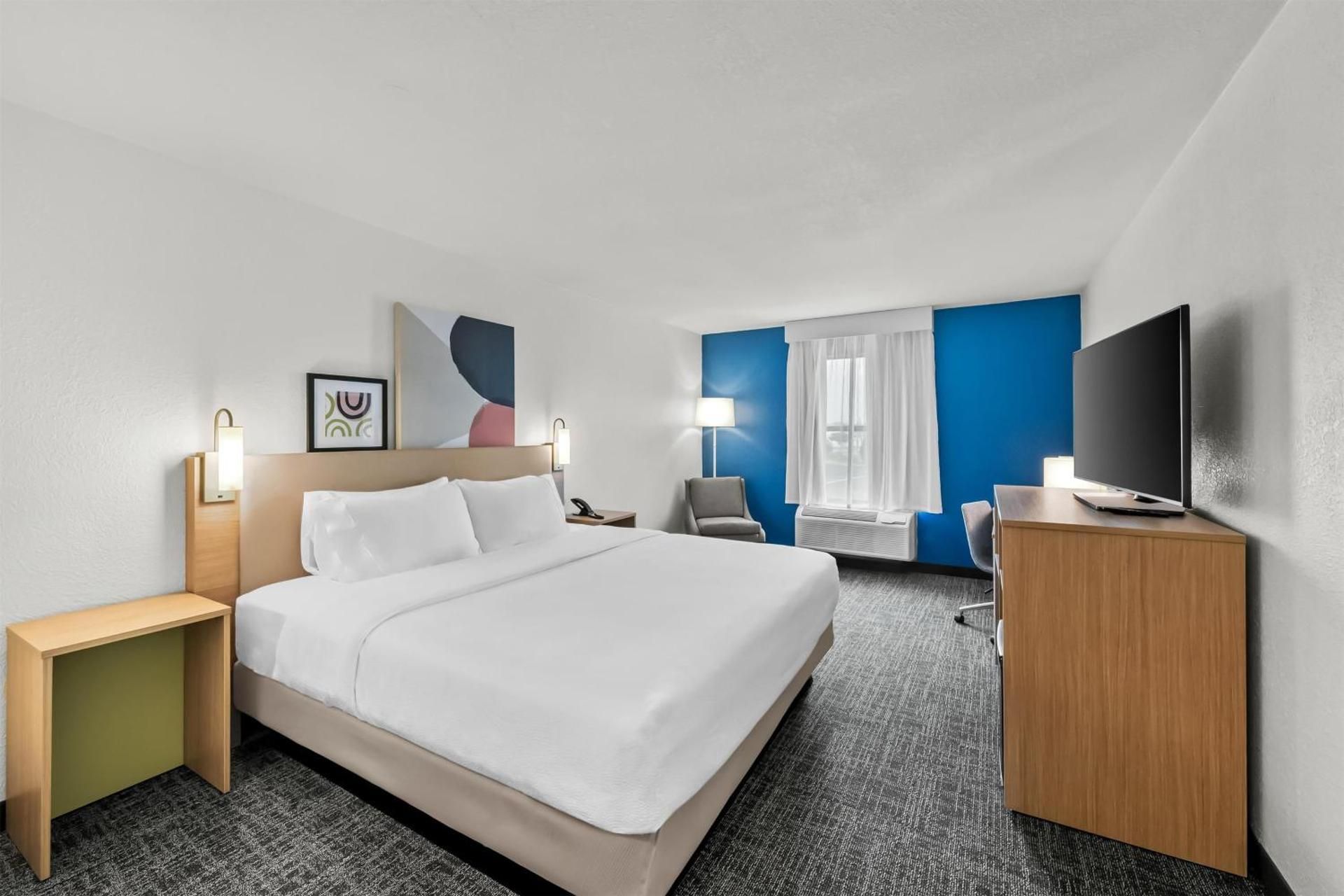 1 King Bed