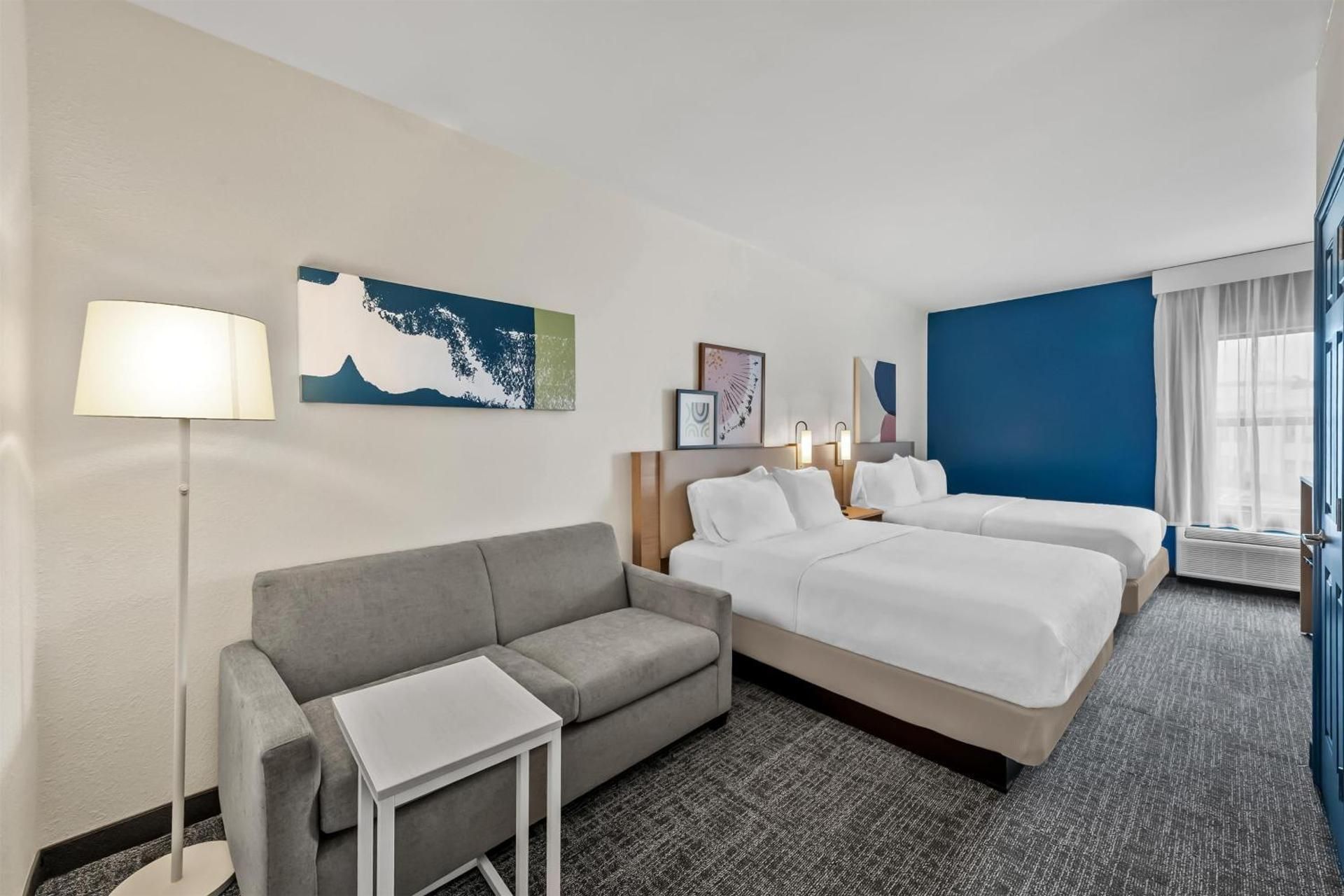 2 Queen Beds with Sofa