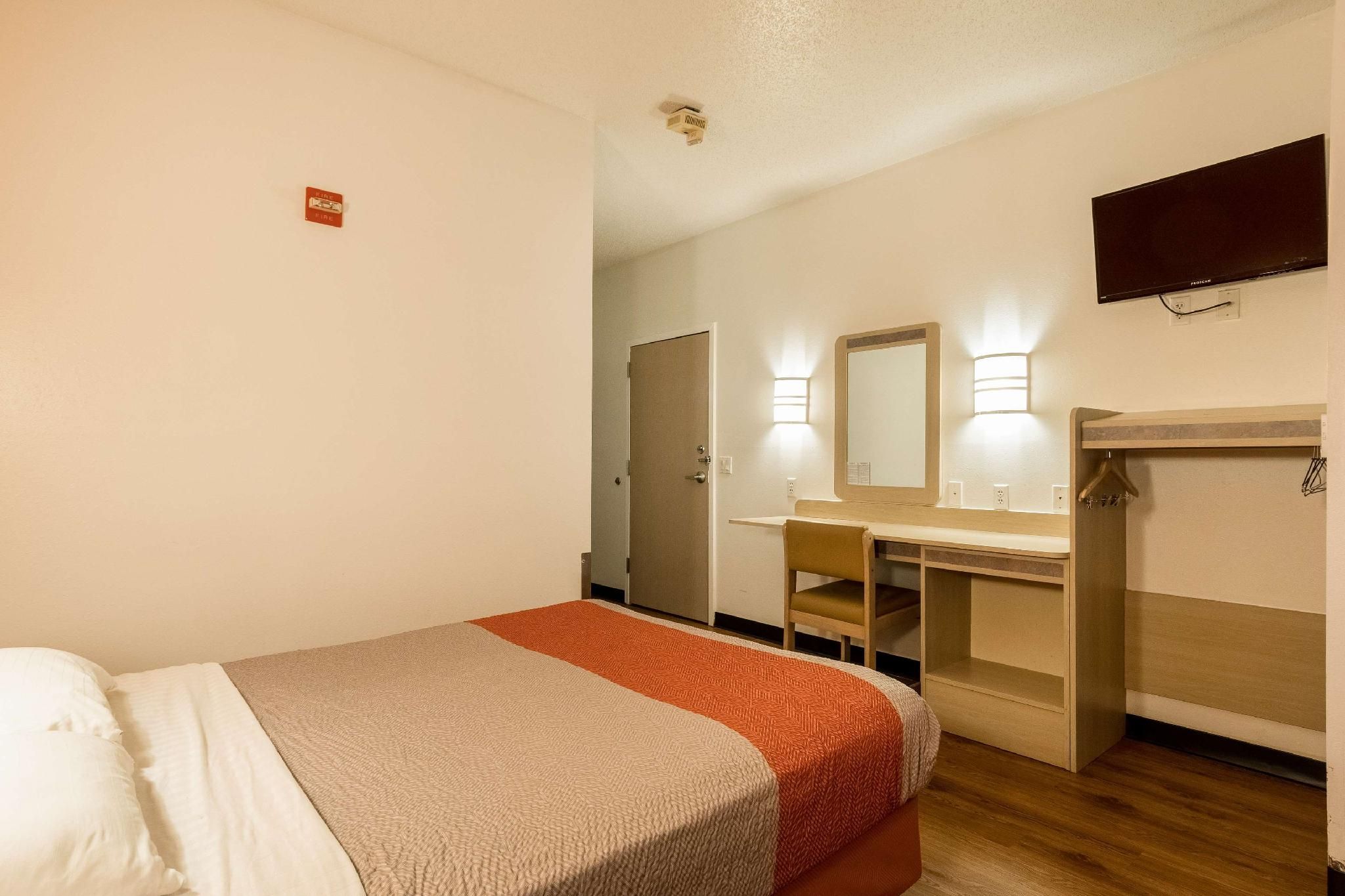 1 KING BED - 1 QUEEN BED | SUITE, NON-SMOKING