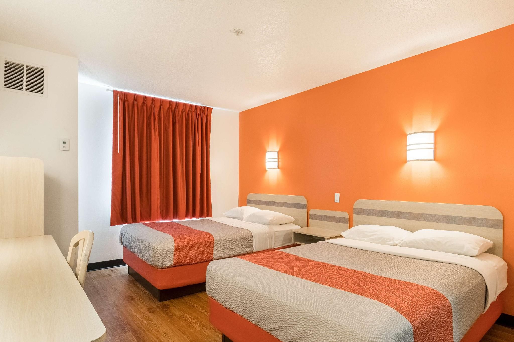 2 Full Beds | Non-Smoking
