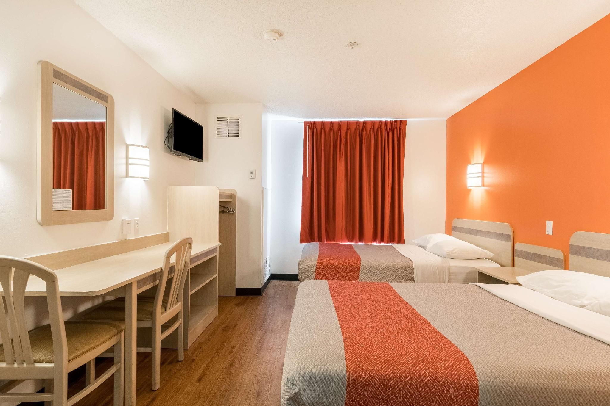 2 Full Beds | Non-Smoking