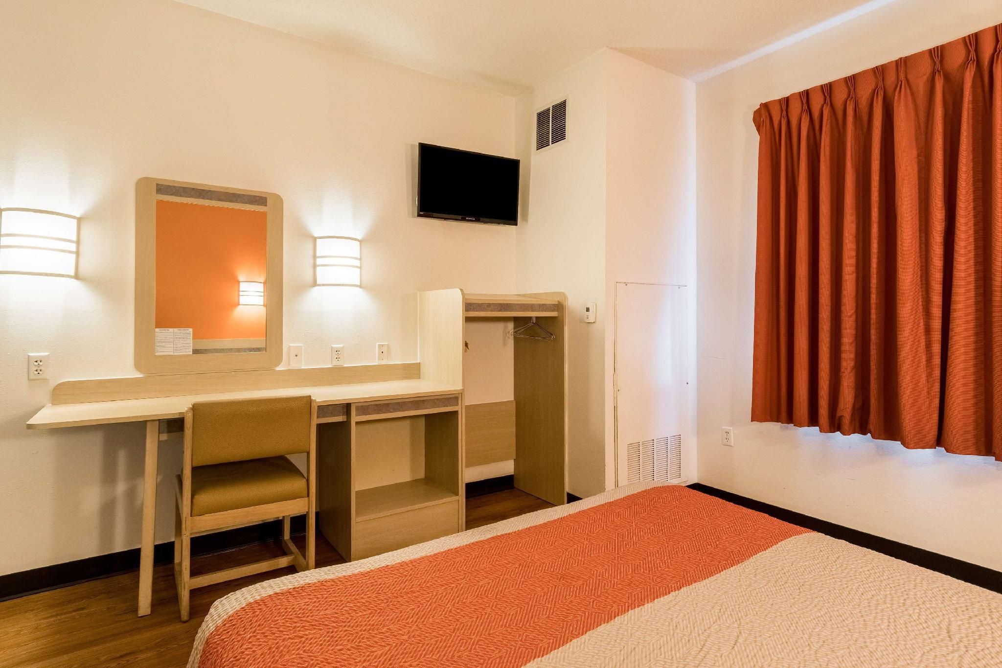 1 KING BED - 1 QUEEN BED | SUITE, NON-SMOKING