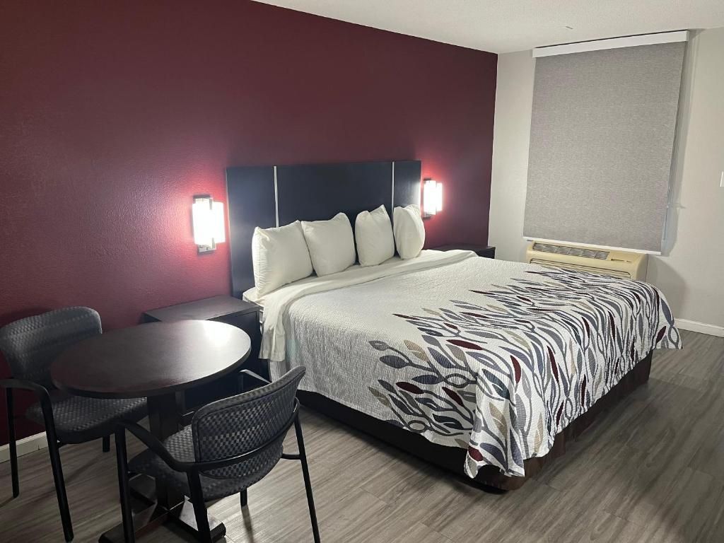 Red Roof Inn Rockingham Deluxe King Non-Smoking