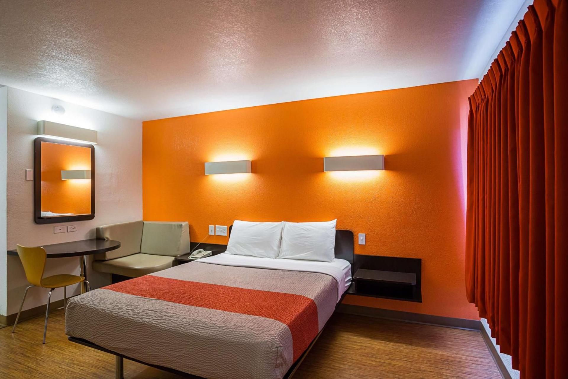 Motel 6 Wenatchee, WA Queen Room - Disability Access - Non-Smoking