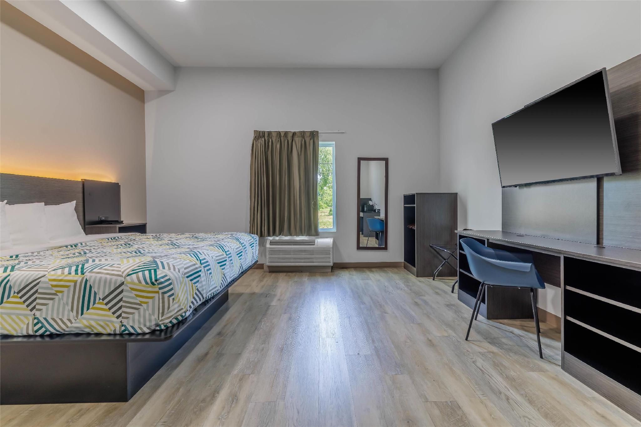 1 King Bed | Hearing Accessible, Kitchen
