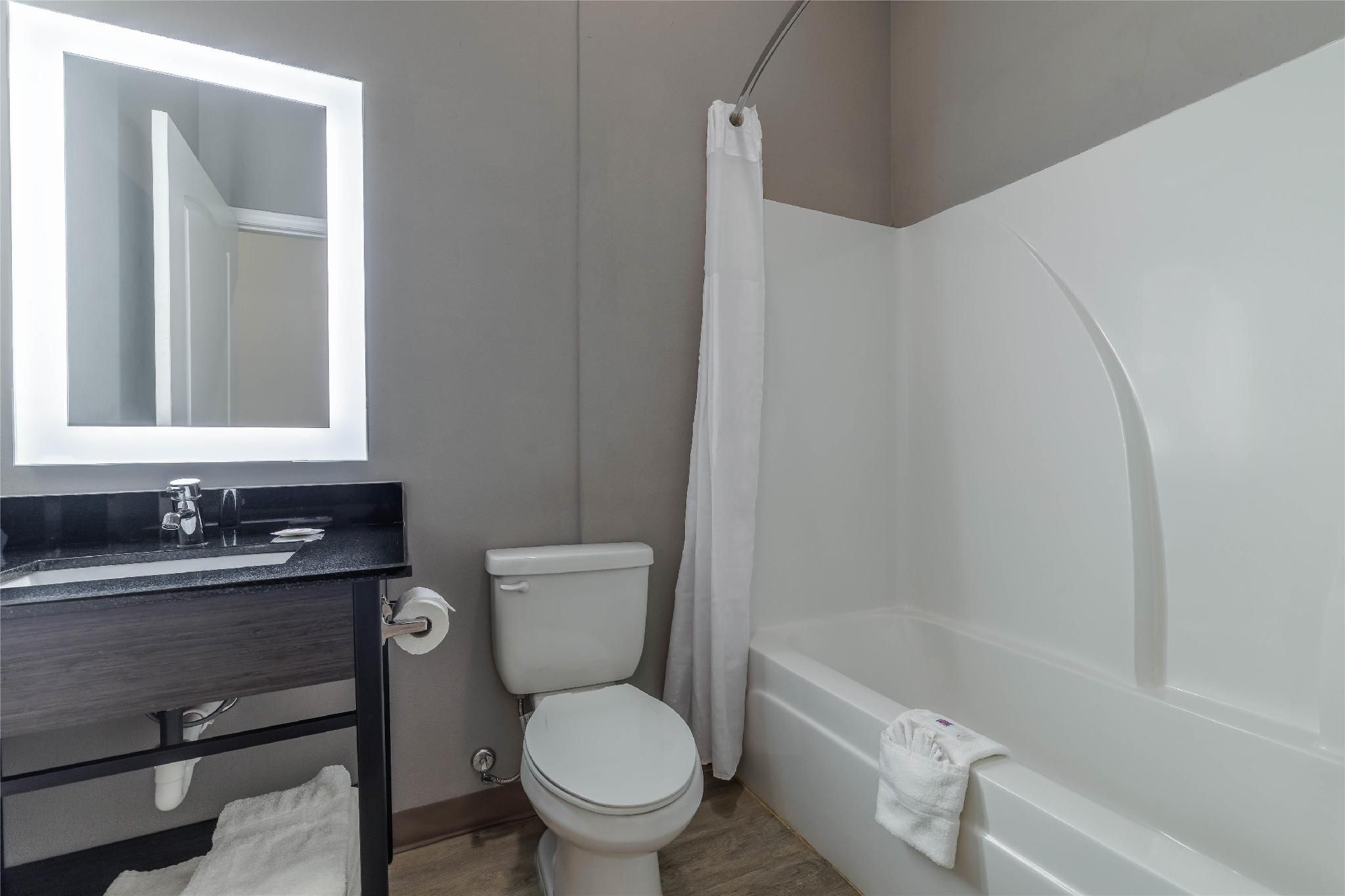 2 Queen Beds | Non-Smoking, Kitchen