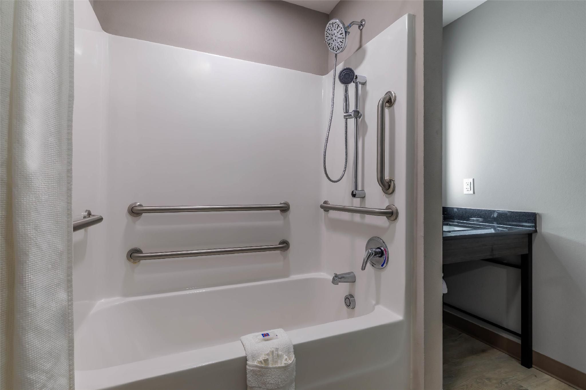2 Queen Beds | Hearing Accessible, Kitchen