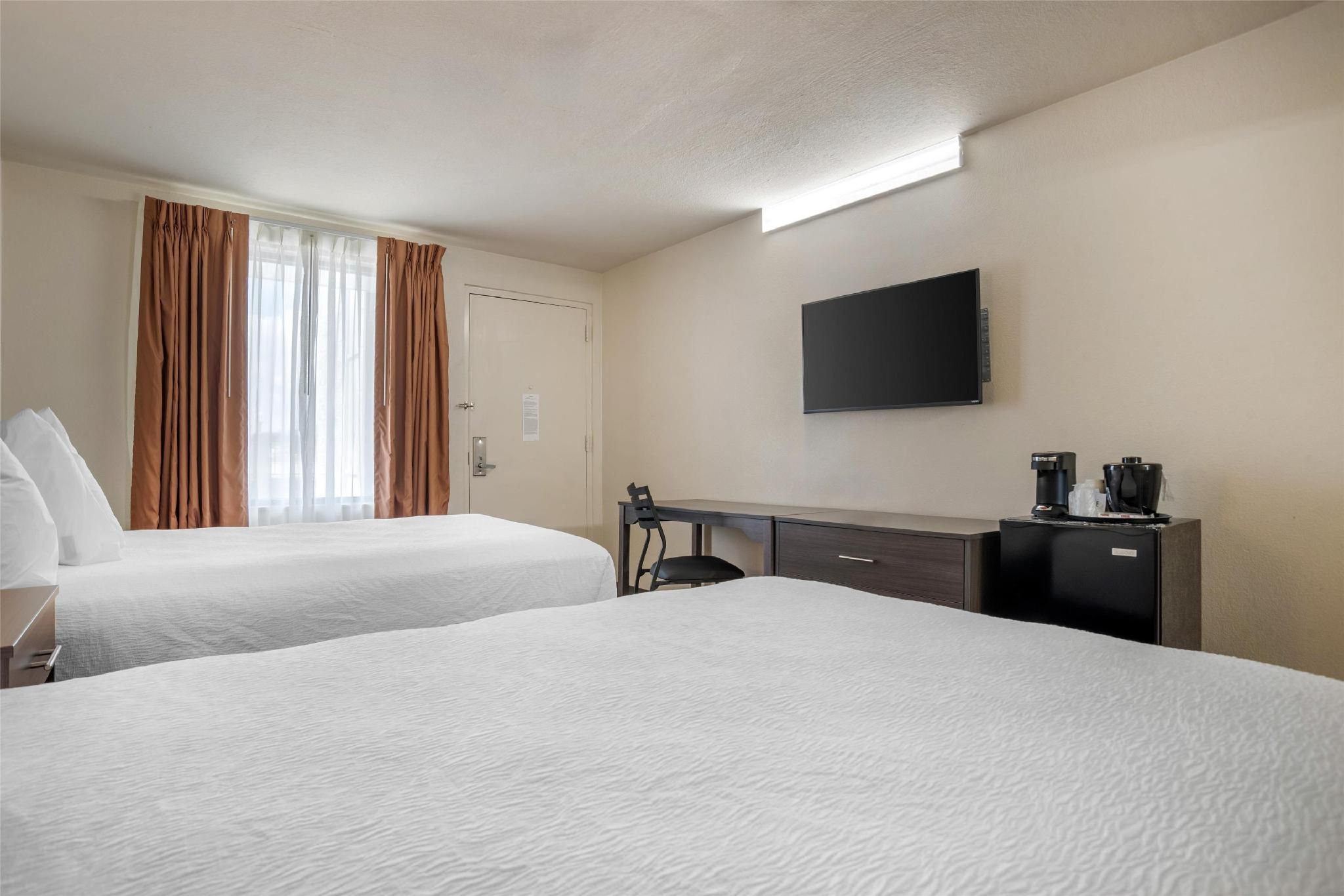 ACCESSIBLE - 2 DOUBLE MOBILITY ACCESSIBLE, ROLL IN SHOWER, NON-SMOKING