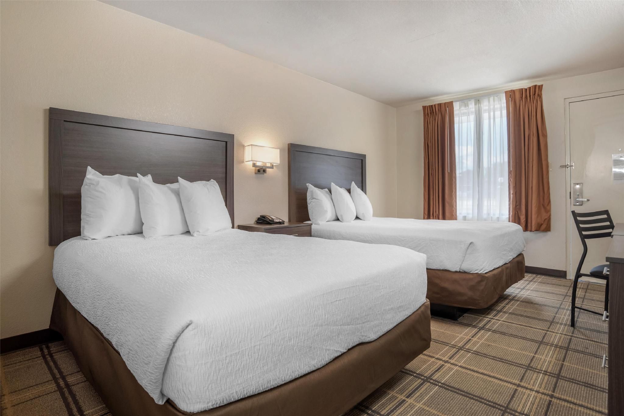 ACCESSIBLE - 2 DOUBLE MOBILITY ACCESSIBLE, ROLL IN SHOWER, NON-SMOKING