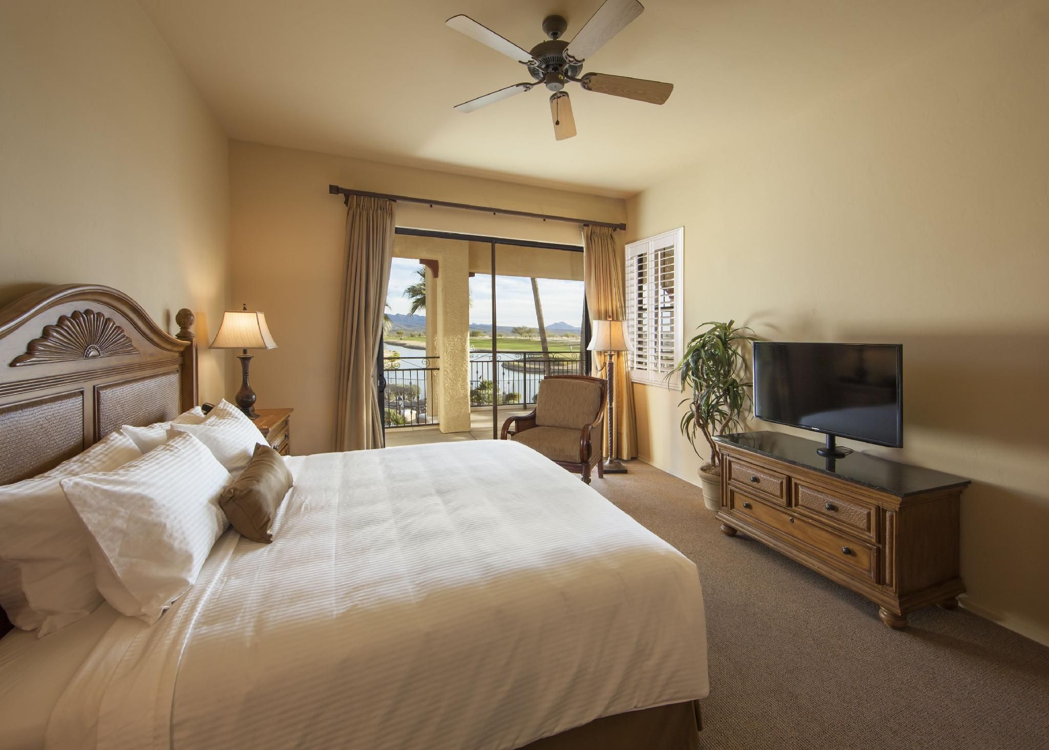 One-Bedroom King Suite