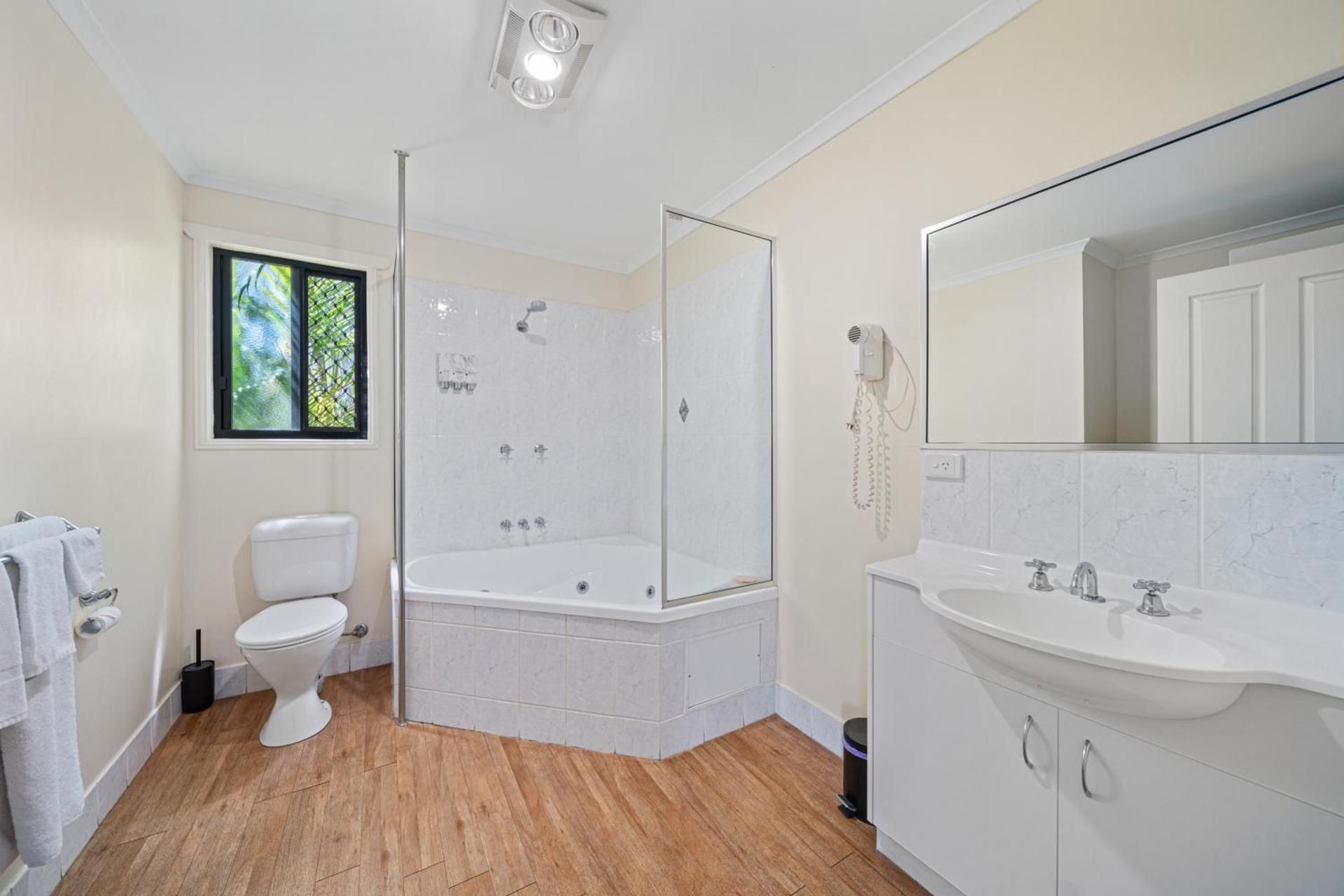 Executive Family 4 Spa Apartment
