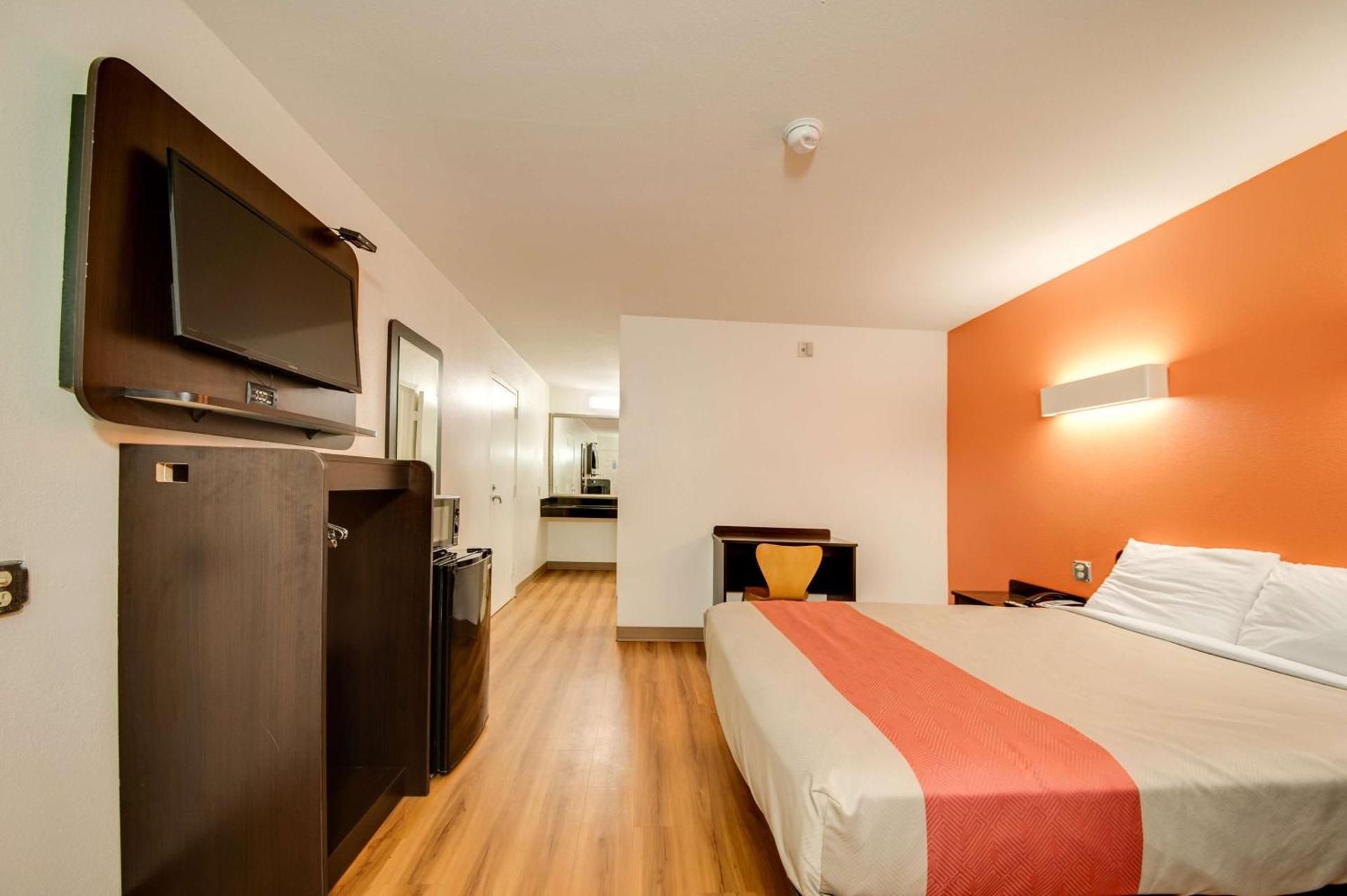 King Room - Non-Smoking