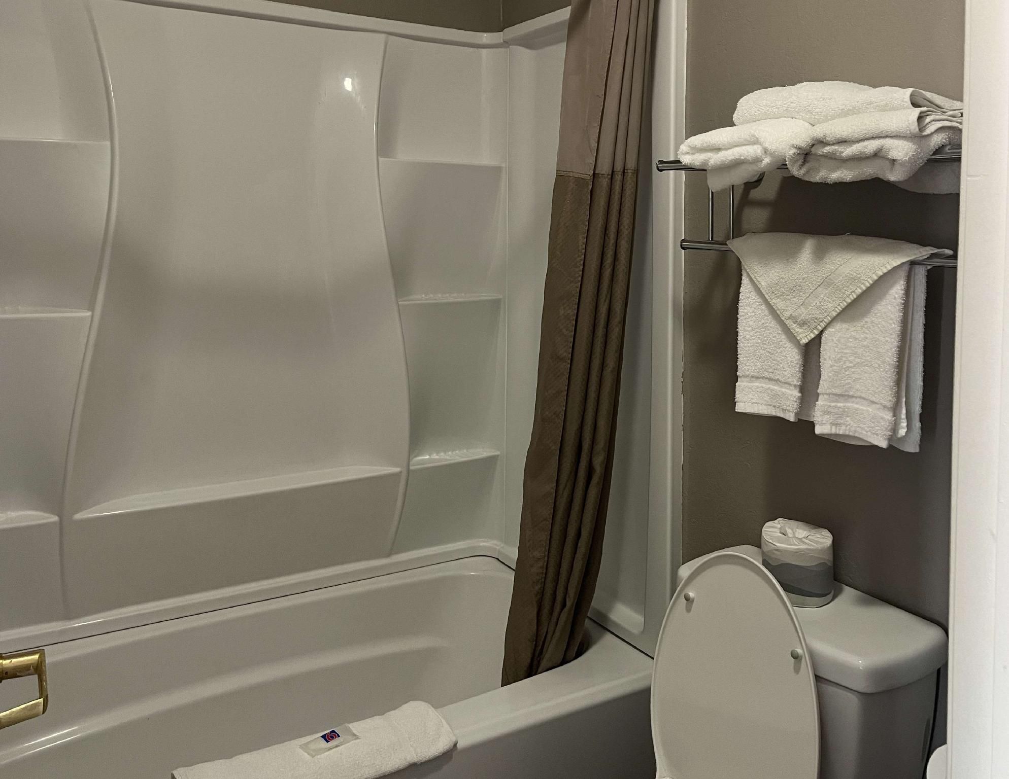 Motel 6 Seguin, TX 3 Queen Beds | Non-Smoking 2