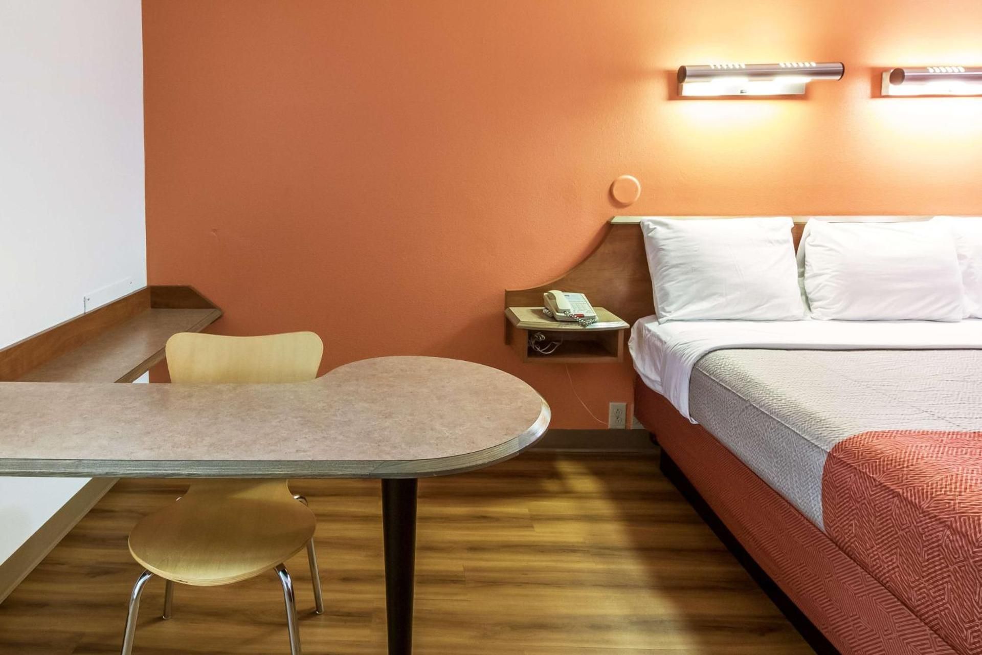 Queen Room - Disability Access - Roll in Shower