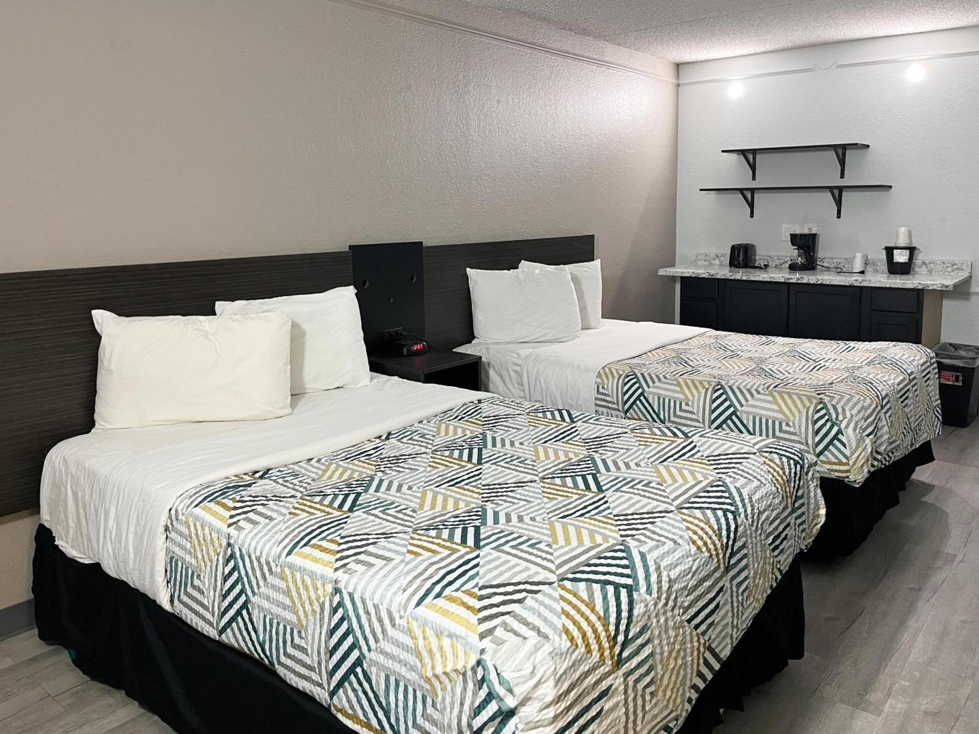 2 Queen Beds | Non-Smoking, Micfridge