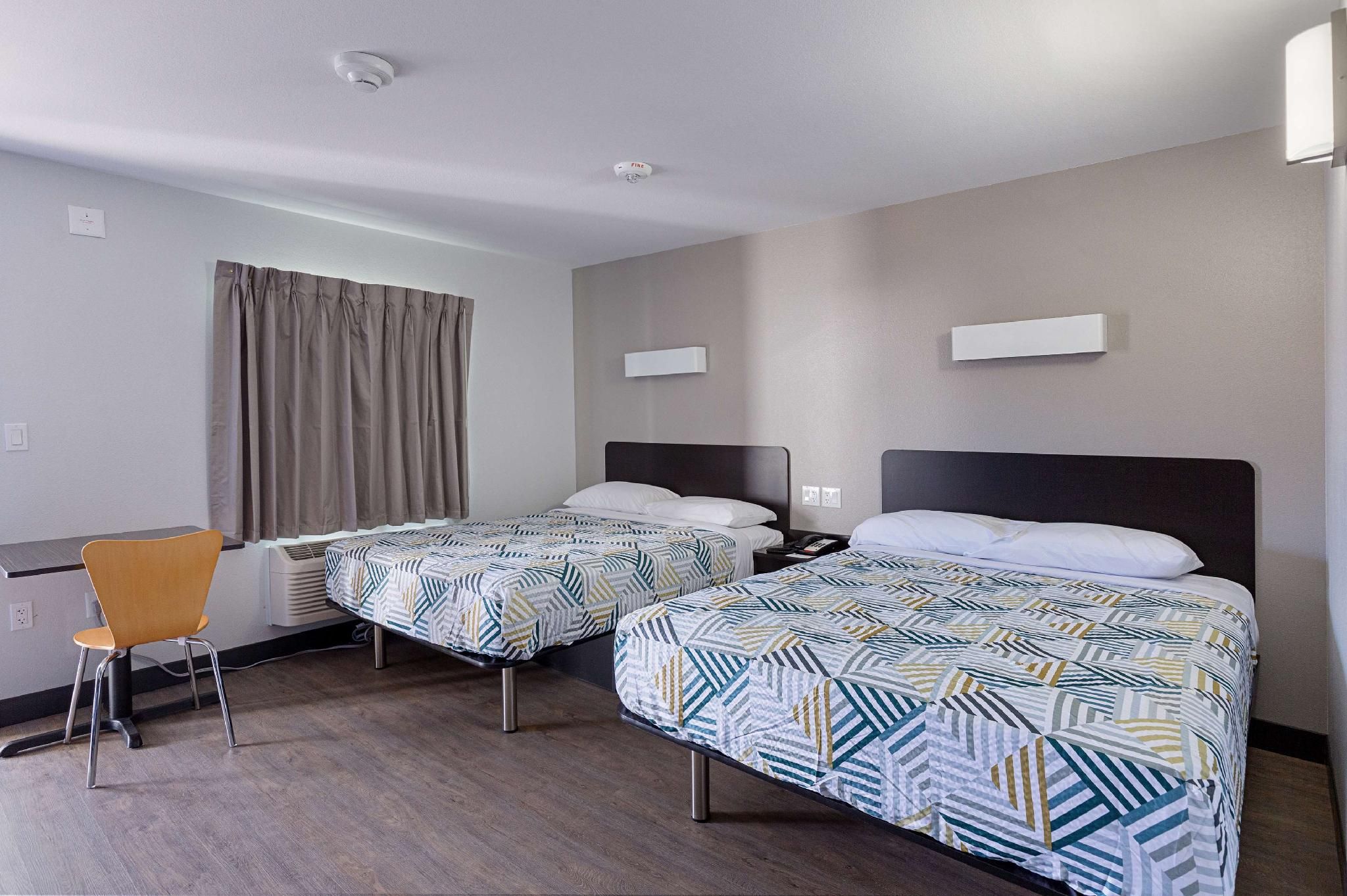 2 Queen Beds | Mobil Access Tub Nsmk Micfridg