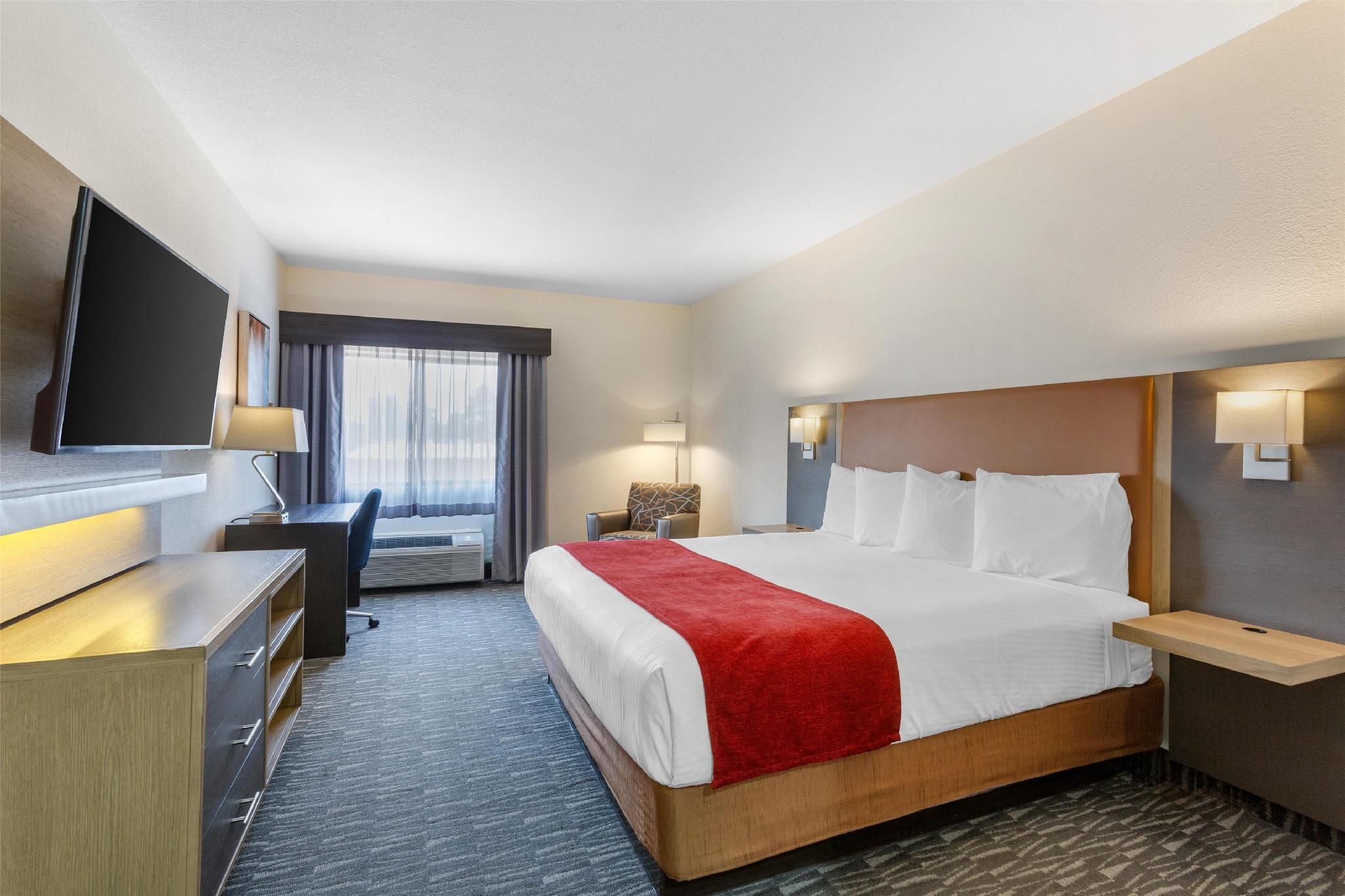 1 King Bed, Nonsmoking, Fireplace