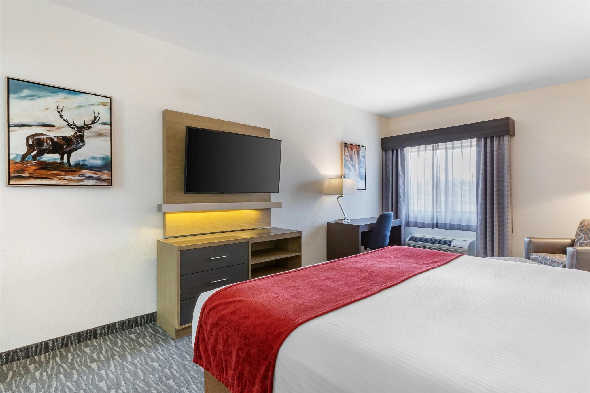 1 King Bed, Nonsmoking, Fireplace