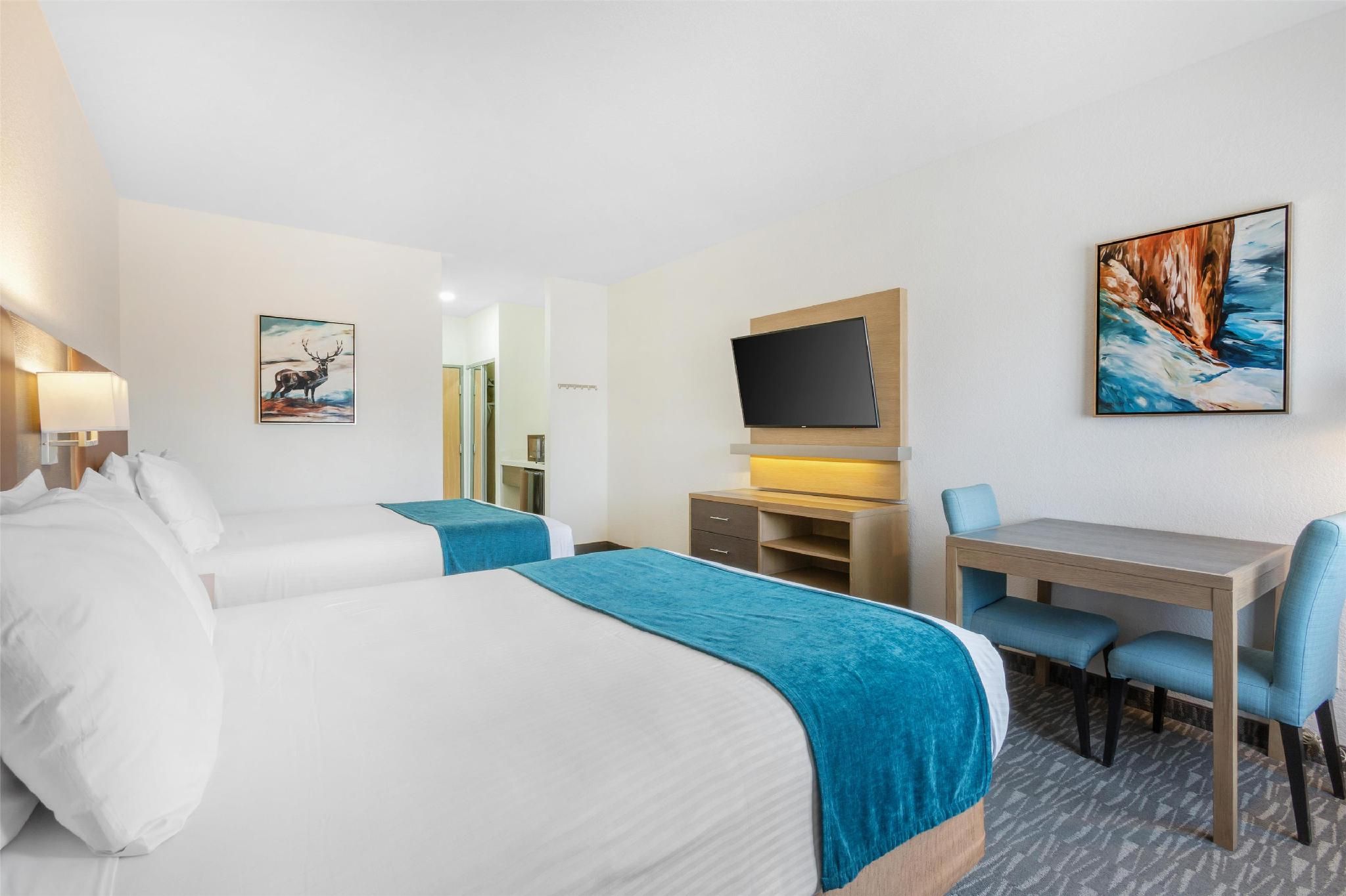 2 Queen Beds, Nonsmoking, Sitting Area