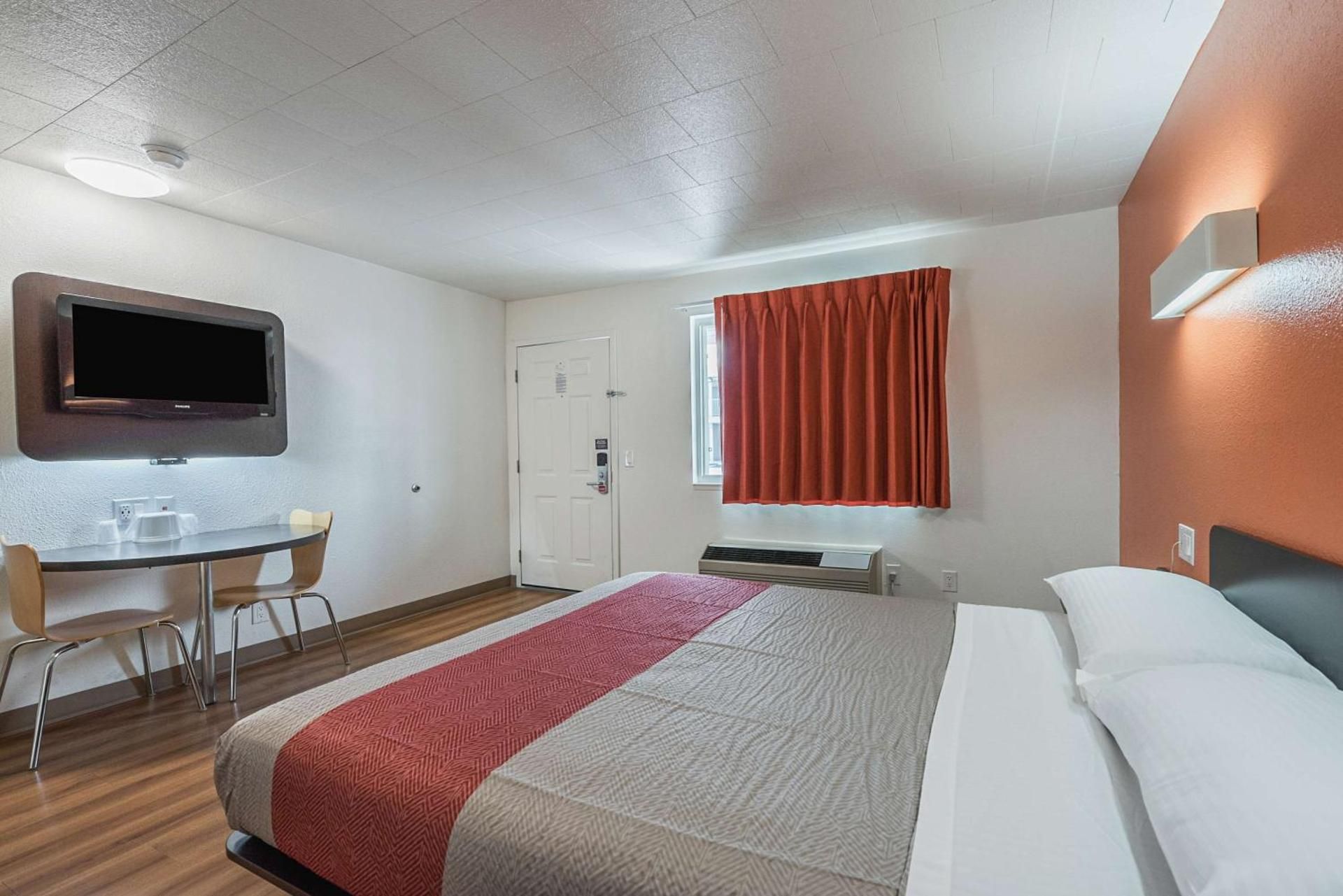 Motel 6 Fallon, NV Queen Room - Smoking