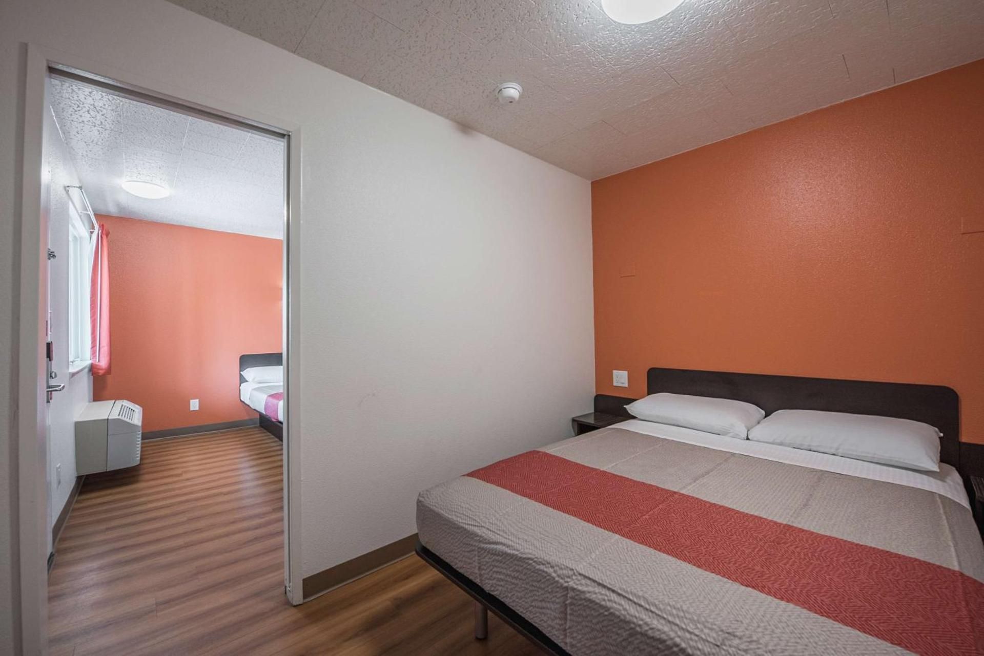 Motel 6 Fallon, NV Queen Room - Smoking 2