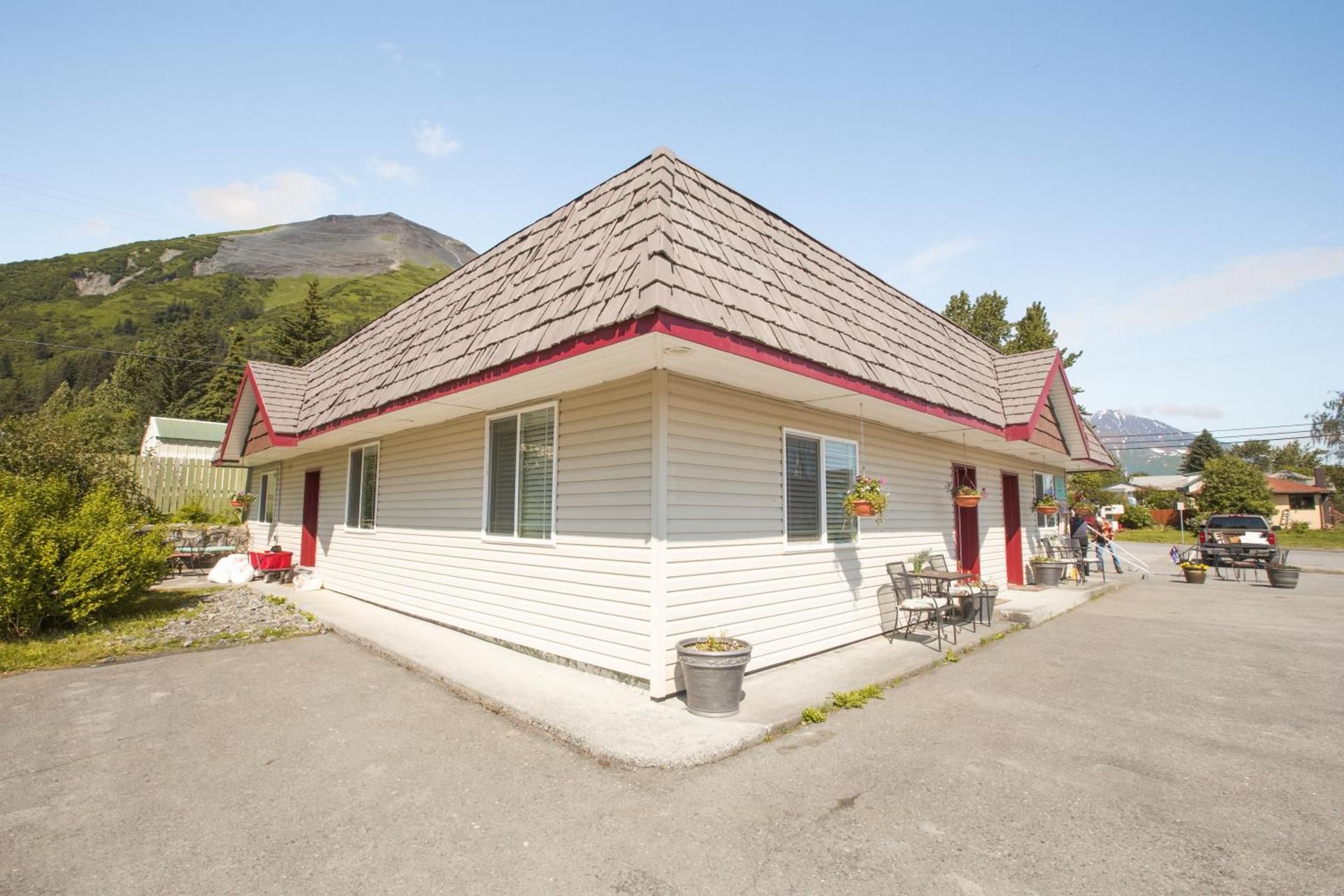 Trailhead Lodging