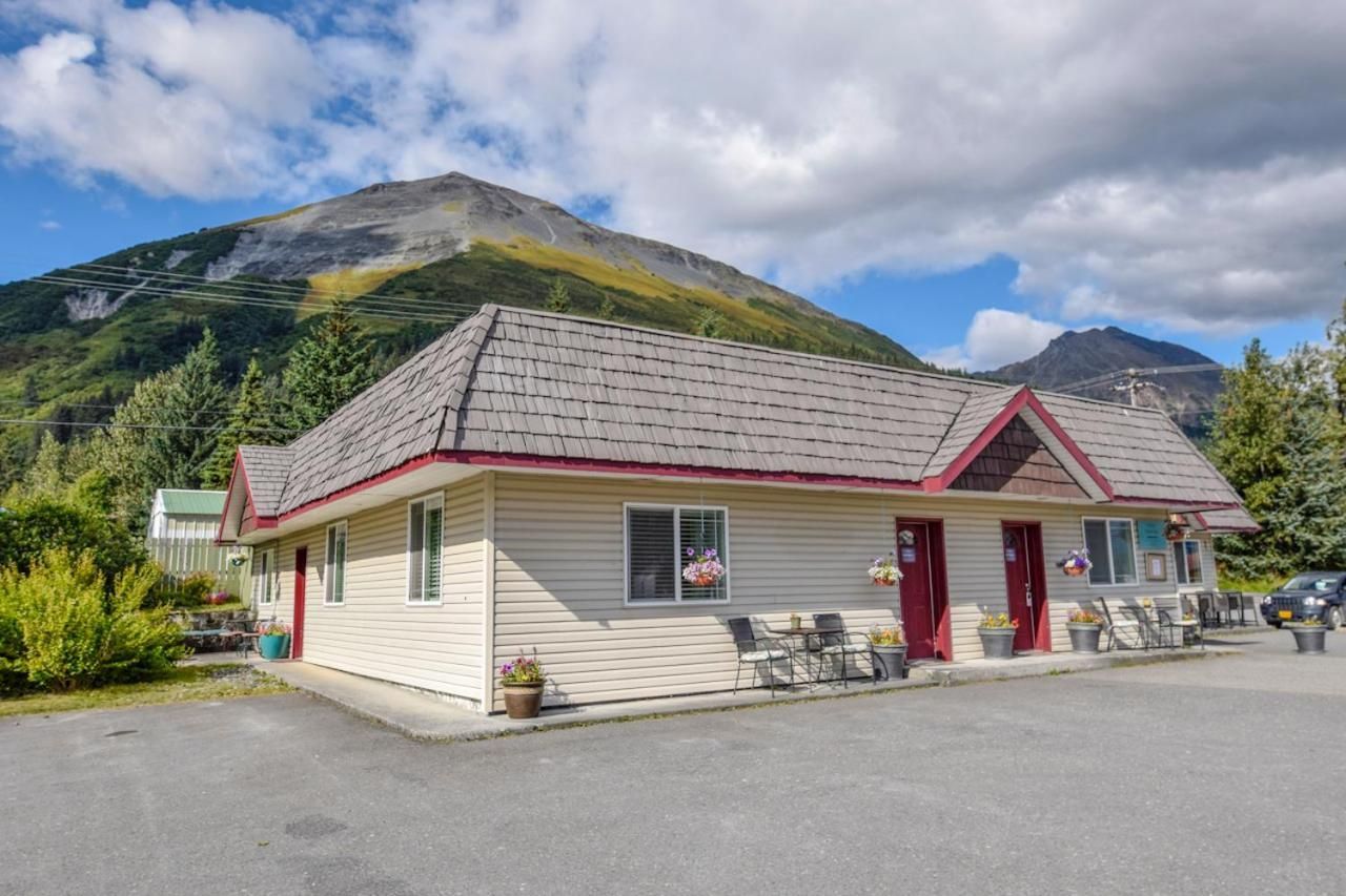 Trailhead Lodging
