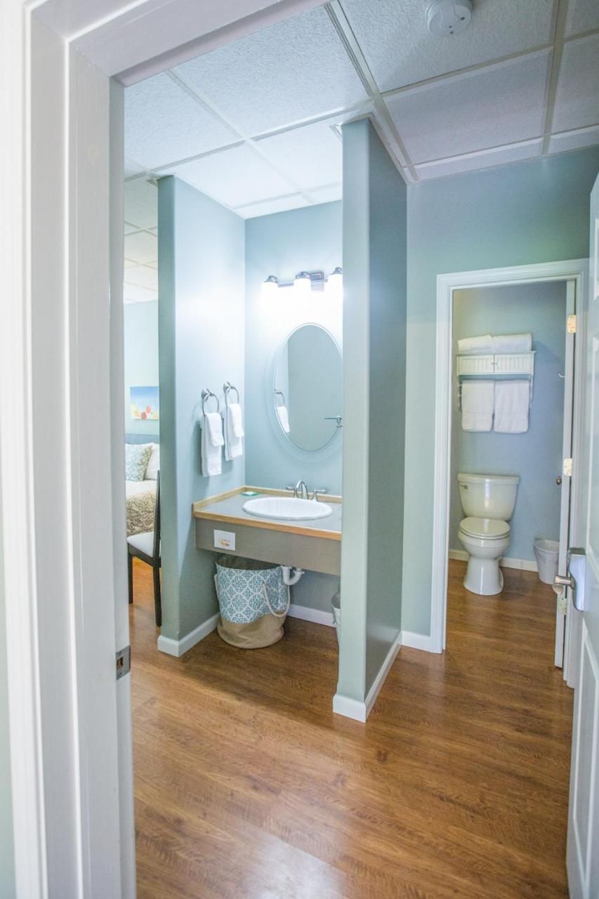 Standard Queen Room