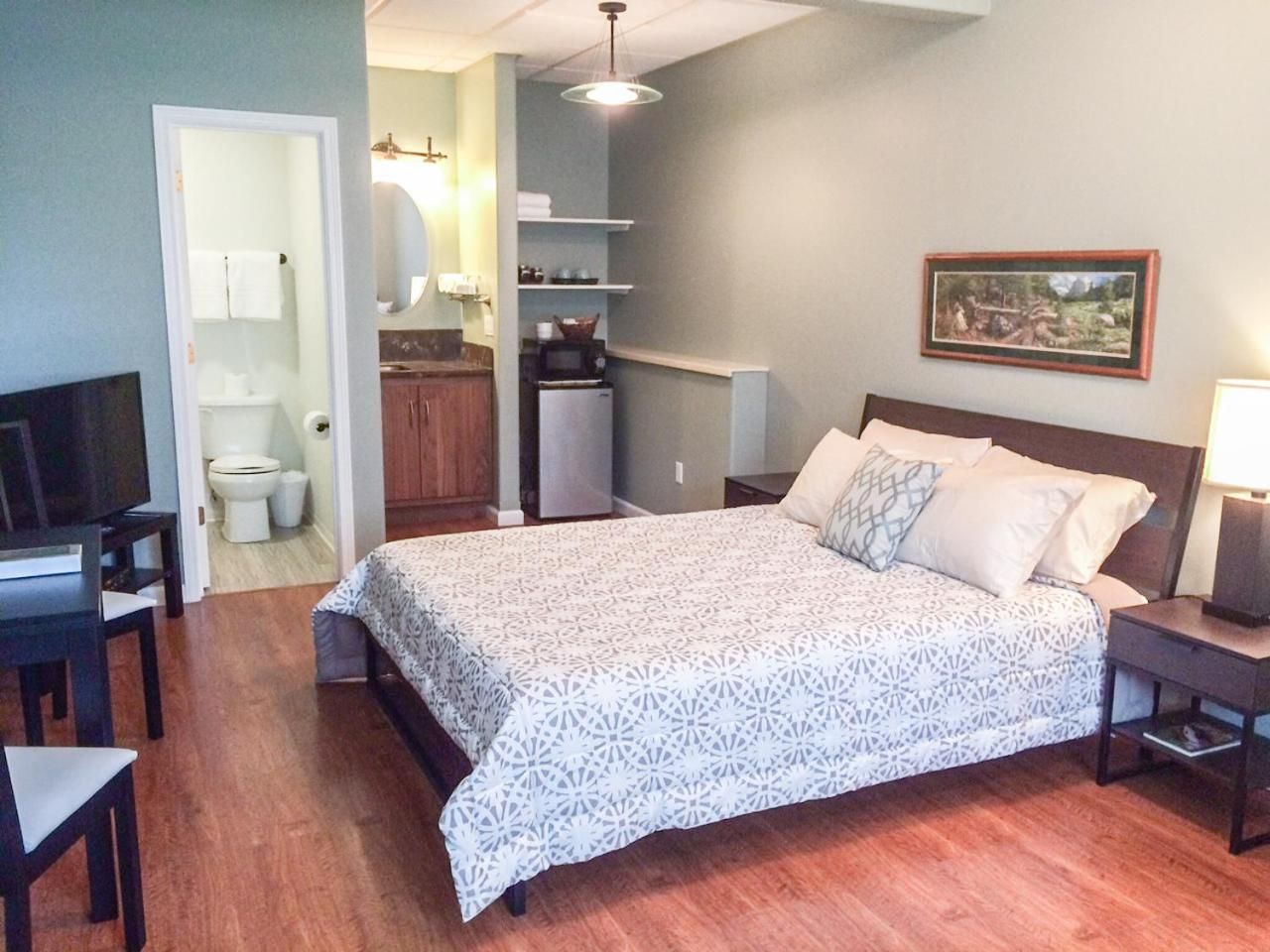 Queen Room with Sofa Bed