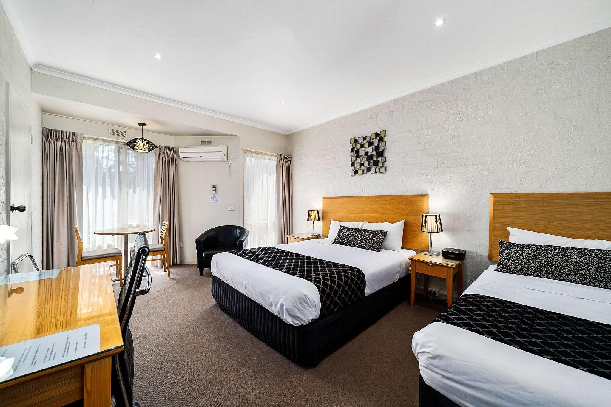 1 Queen Bed 1 Single Bed Nonsmoking Upgrade