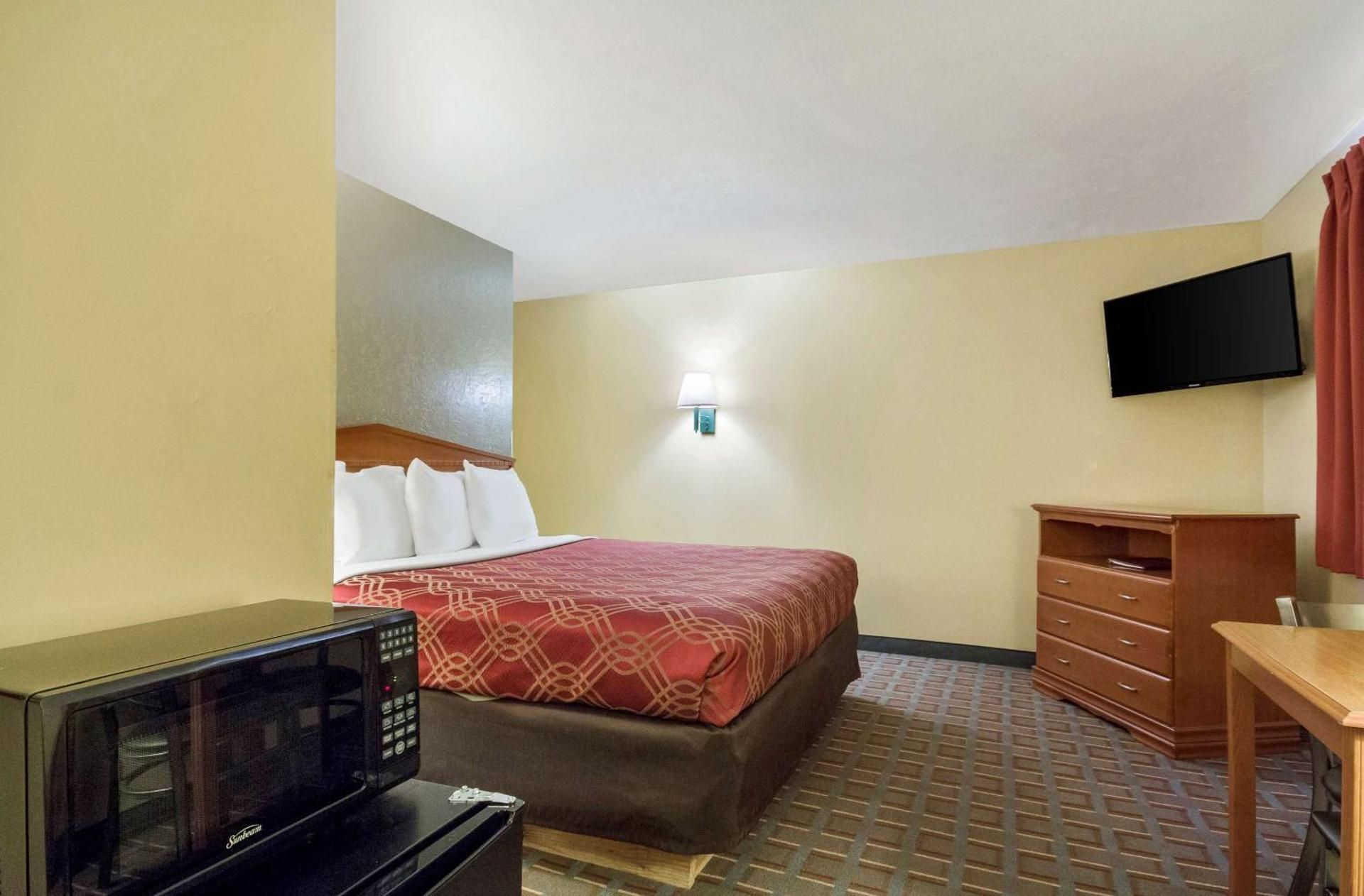1 King Bed, Nonsmoking